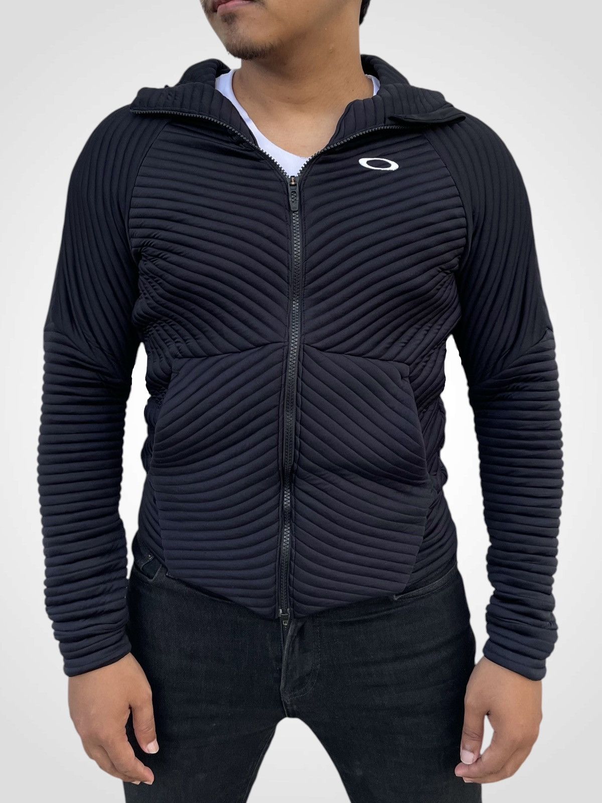 Oakley F/W 2019 OAKLEY MEN'S RIBBED/QUILTED SEAMLESS HOODED JACKET Size US S / EU 44-46 / 1 - 1 Thumbnail