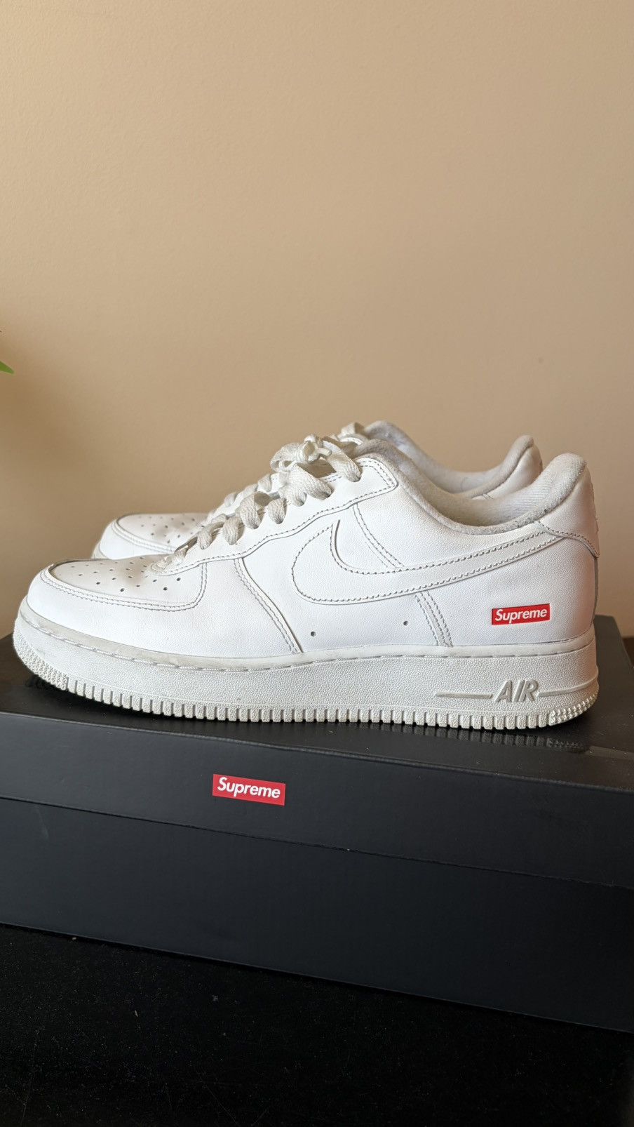 Nike × Supreme Nike x Supreme Air Force 1 Low White – Size 8.5 – Box Logo Size US 8.5 / EU 41-42 - 5 Thumbnail