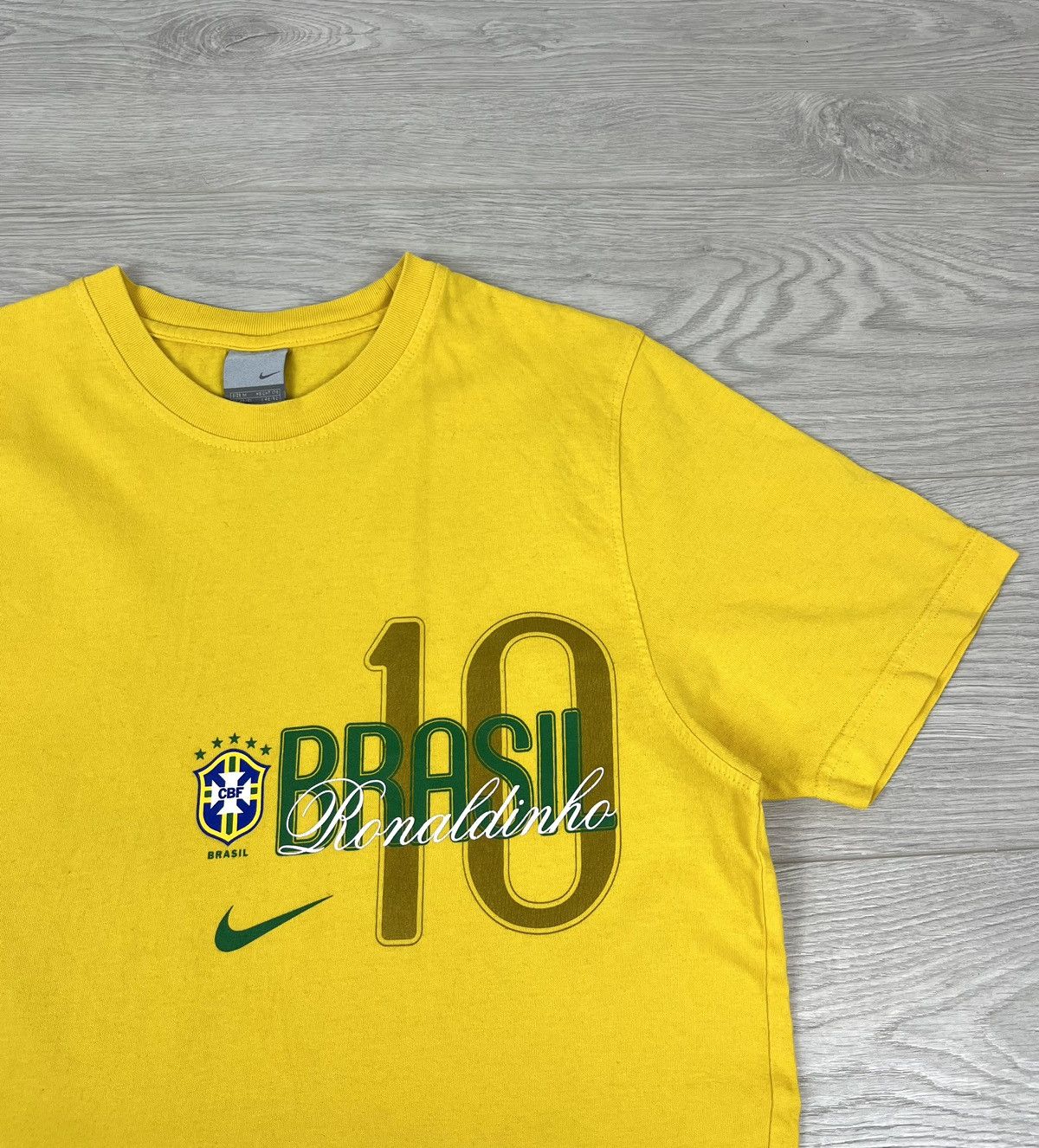 Vintage Blokecore⚽️ Nike Vintage 00s Brazil Ronaldinho T Shirt Size US M / EU 48-50 / 2 - 5 Thumbnail