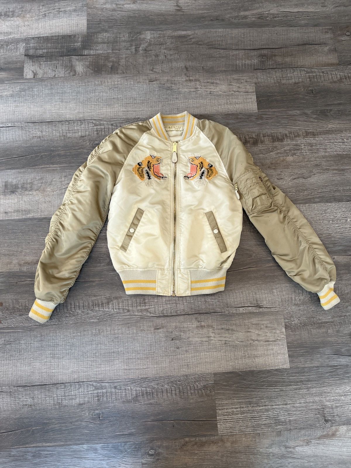 Alpha Industries MA-1 Souvenir Tiger Jacket S hotsell White Bomber Embroidered