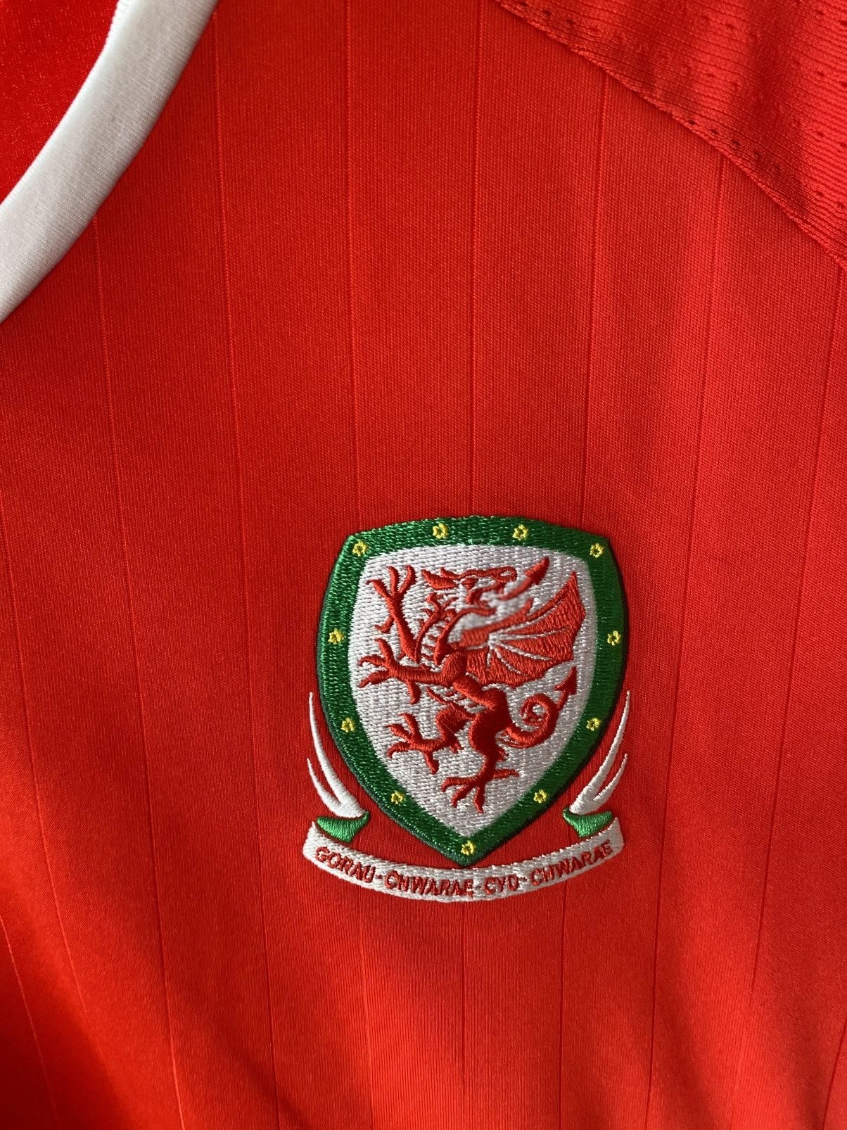 Adidas WALES NATIONAL TEAM 2016 HOME FOOTBALL ADIDAS TRIKOT Size US XL / EU 56 / 4 - 3 Thumbnail