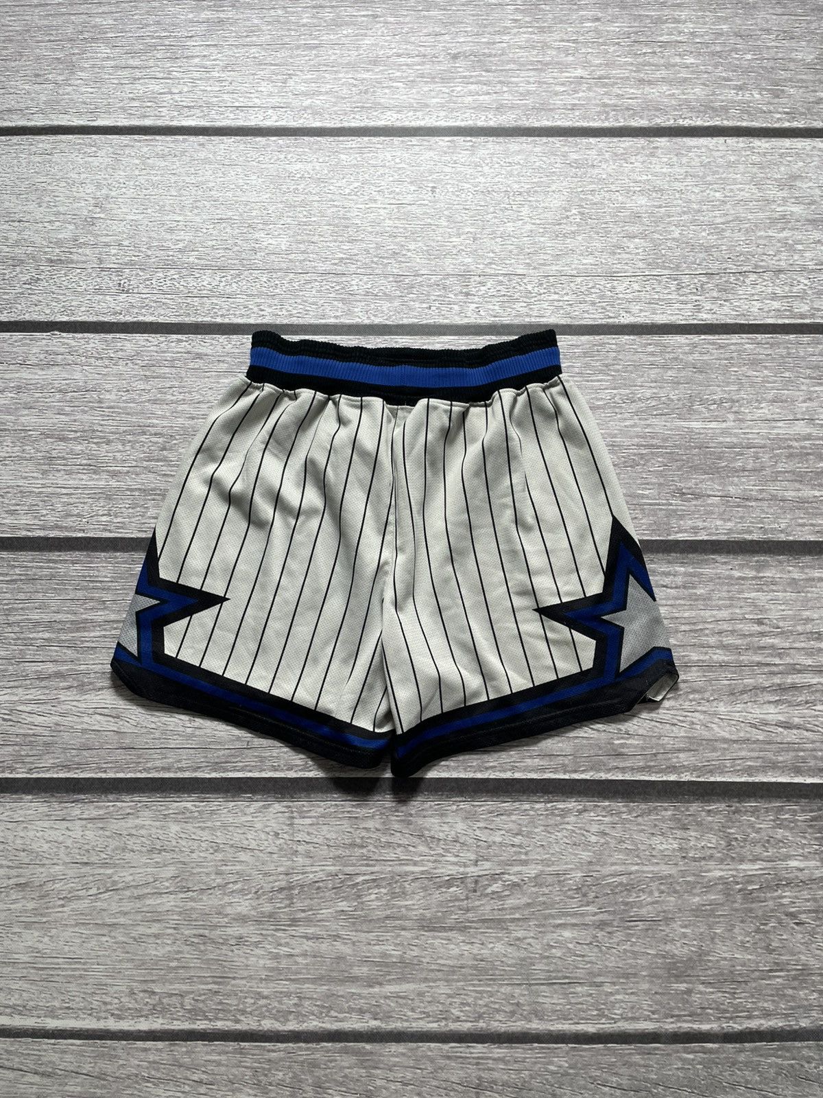 Champion Vintage Champion USA Orlando Magic NBA basketball shorts Size US 32 / EU 48 - 6 Thumbnail