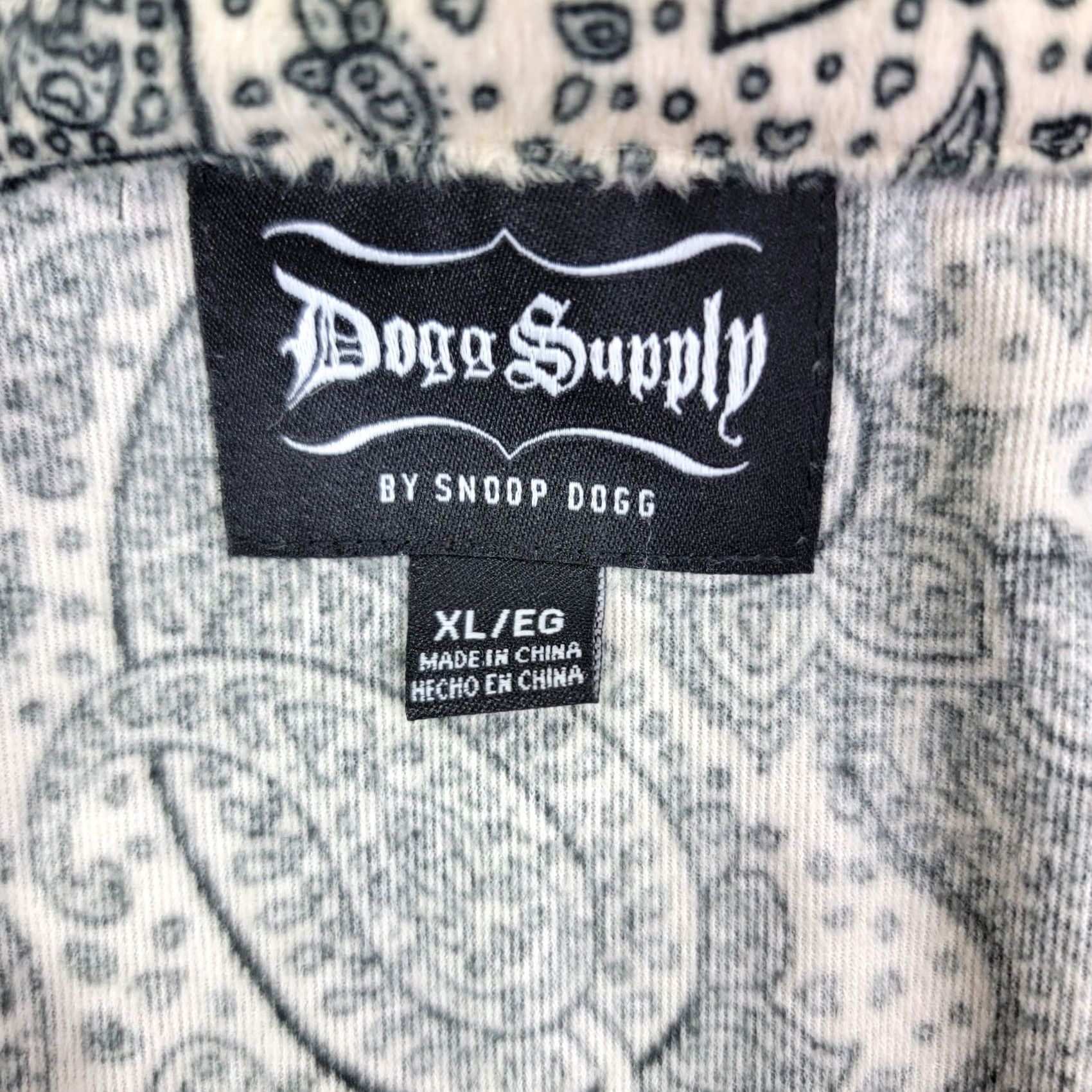 Vintage Dogg Supply By Snoop Dogg Pajamas Soft Mens XL Lounge Shirt beige paisley Pajama Top Mens XL beige Paisley Dogg Supply By Snoop Dogg Size US XL / EU 56 / 4 - 2 Thumbnail