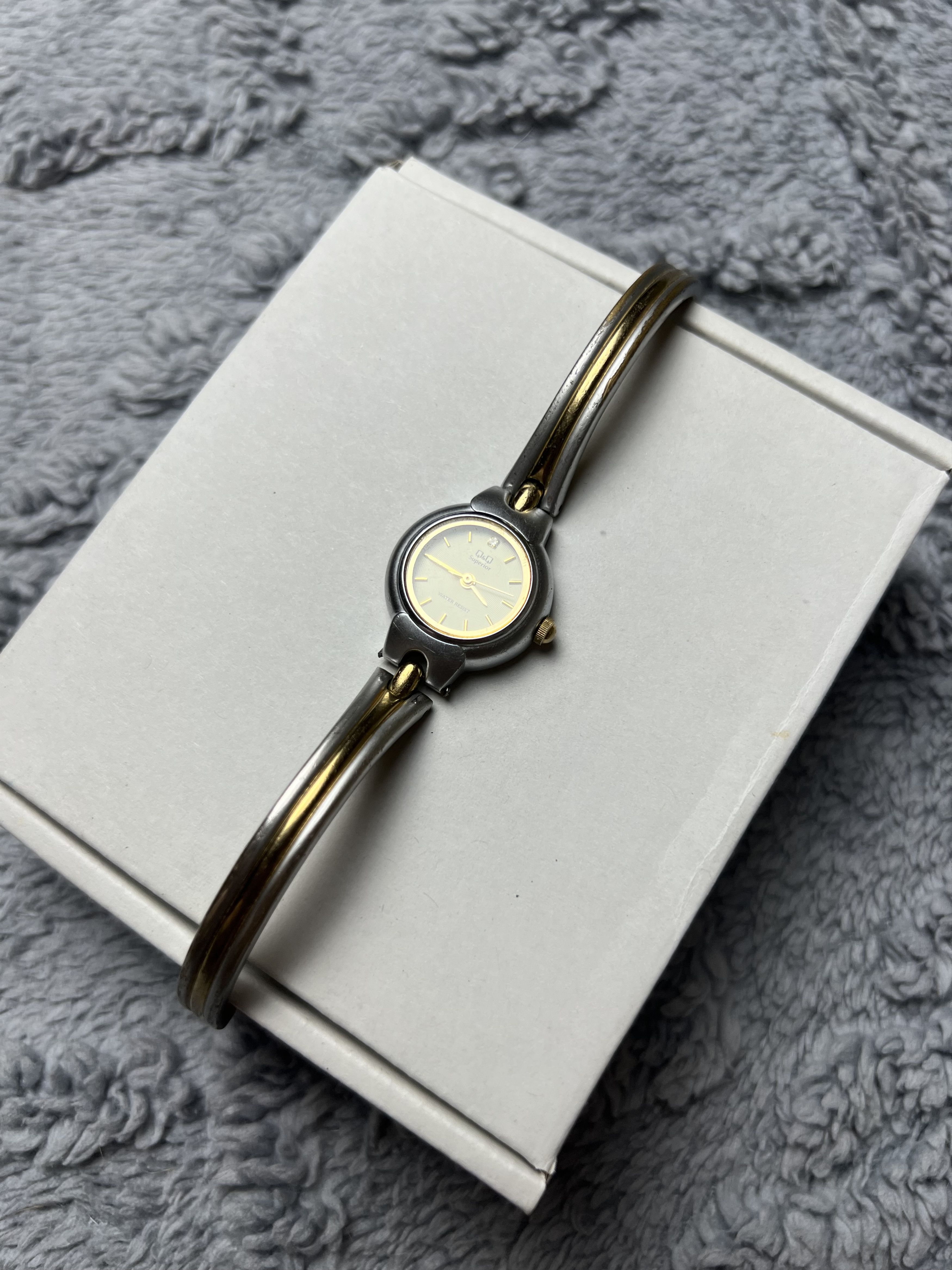 Vintage Futuristic Minimalistic Q&Q Japanese Style Bracelet Watch Size ONE SIZE - 5 Thumbnail