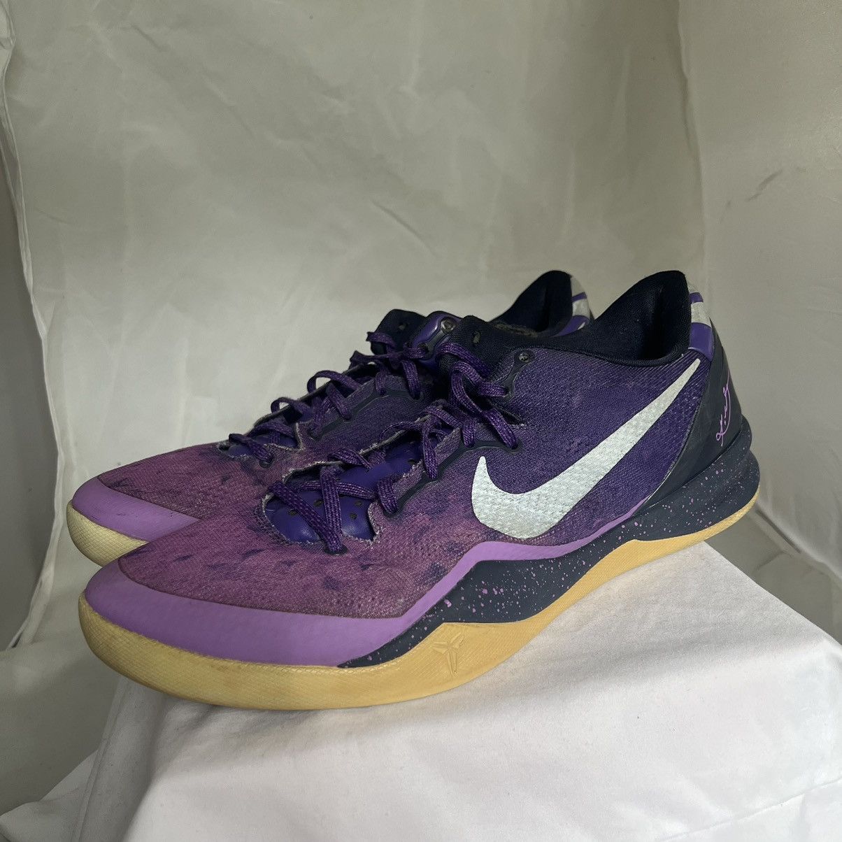 Rare Kobe 8 Playoff Purple - Size 11 - Good Condition Nike Kobe 8 Protro Court Purple (GS) main image 2