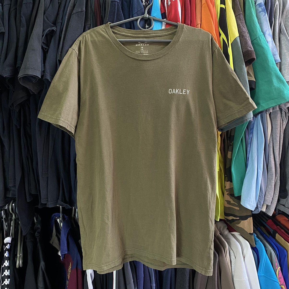 Oakley Vintage Oakley Softwear Big Logo Outdoor tee Size US L / EU 52-54 / 3 - 1 Thumbnail
