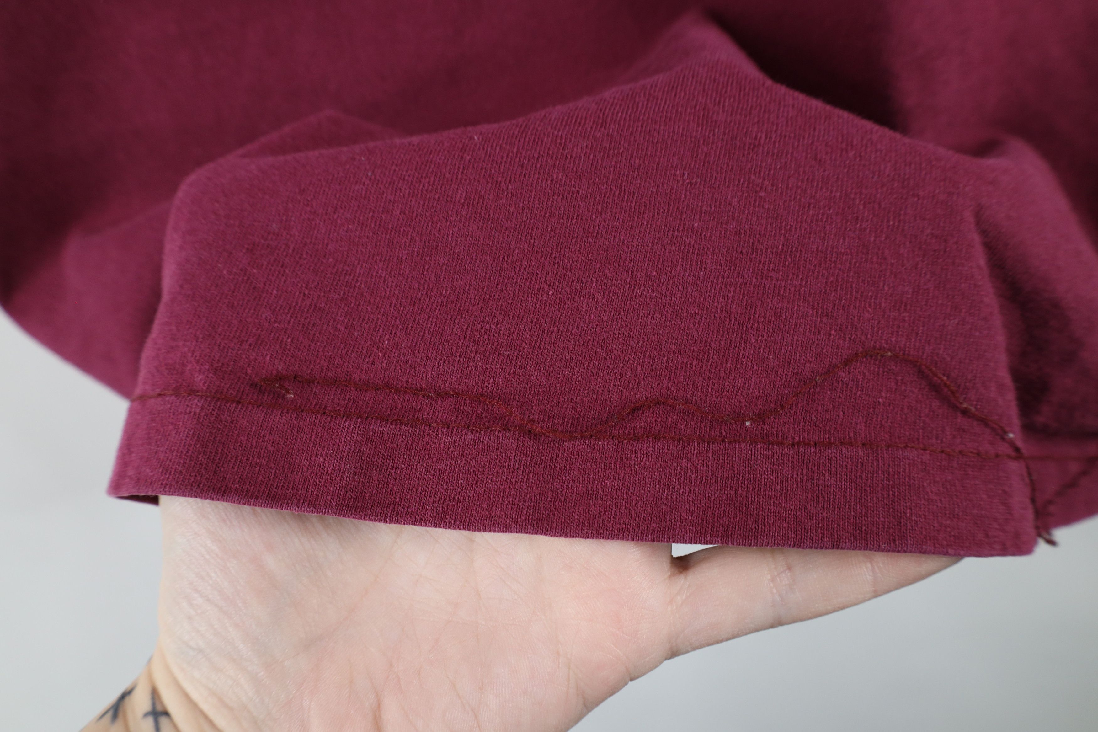 Vintage Vintage 90s Streetwear Faded Blank Cotton T-Shirt Maroon Size US L / EU 52-54 / 3 - 5 Thumbnail