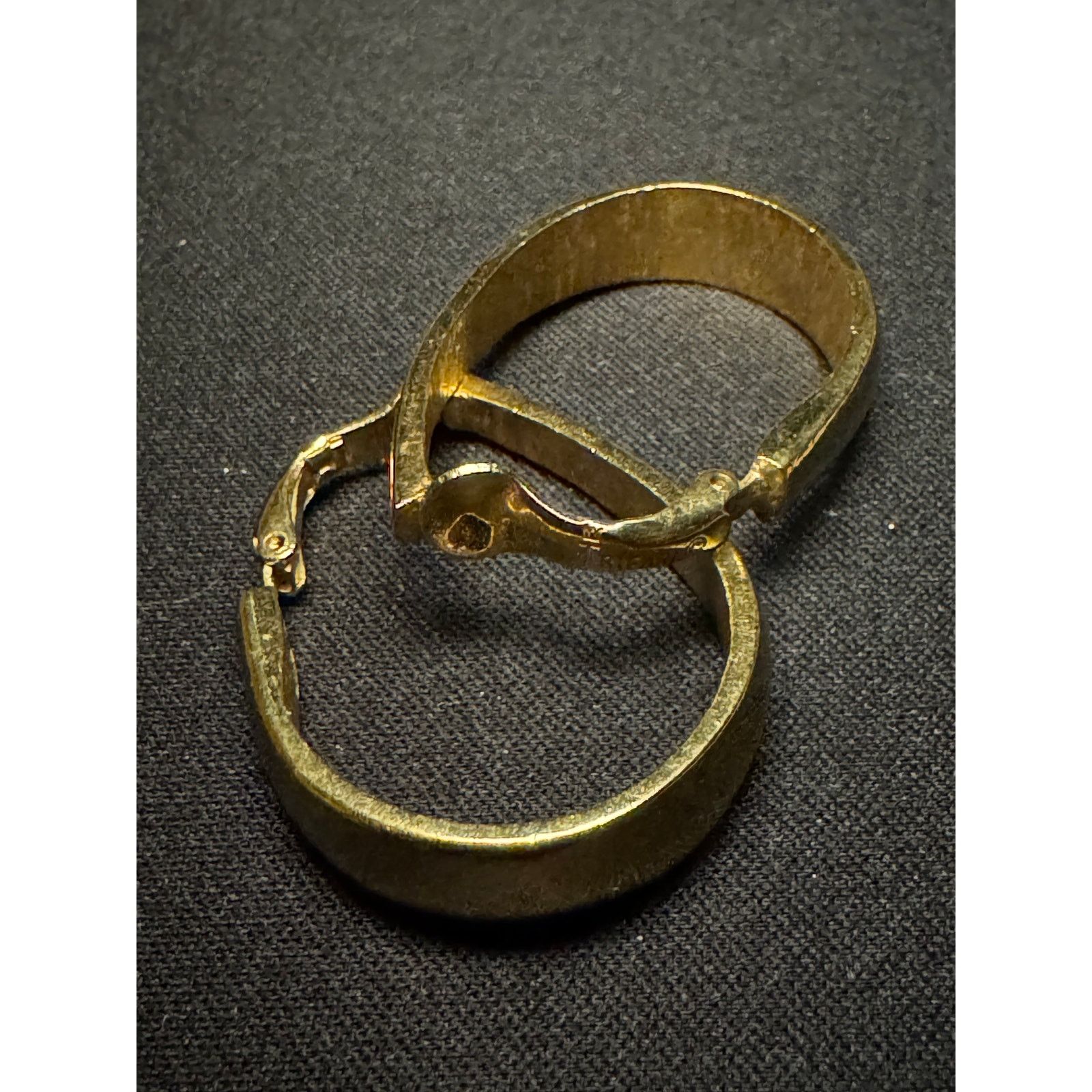 Other Vintage Crown Trifari Gold Tone Clip On Earrings Size ONE SIZE - 3 Thumbnail