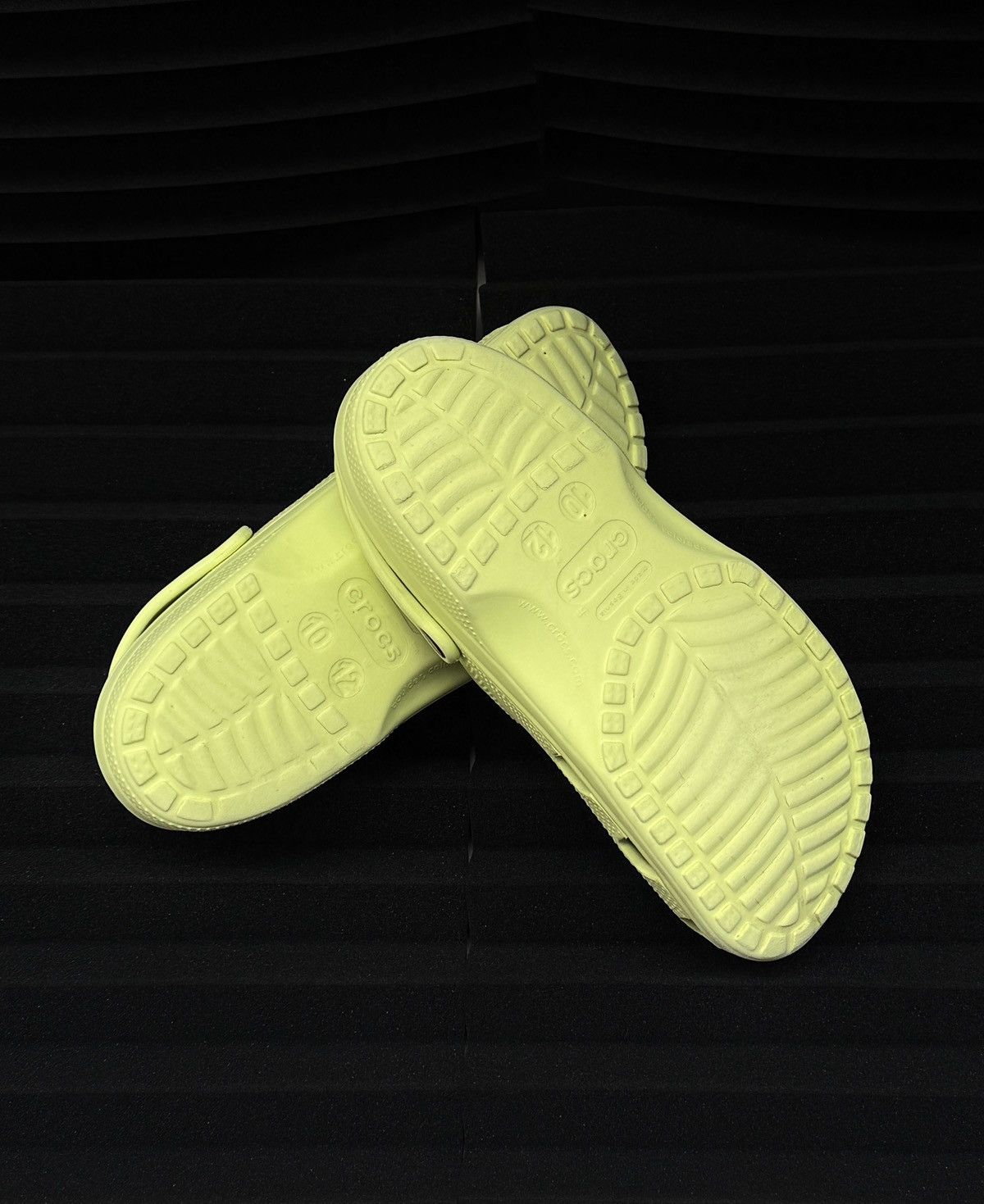 Crocs Classic Clog Slip On - Soft Yellow Size US 10 / EU 43 - 5 Thumbnail