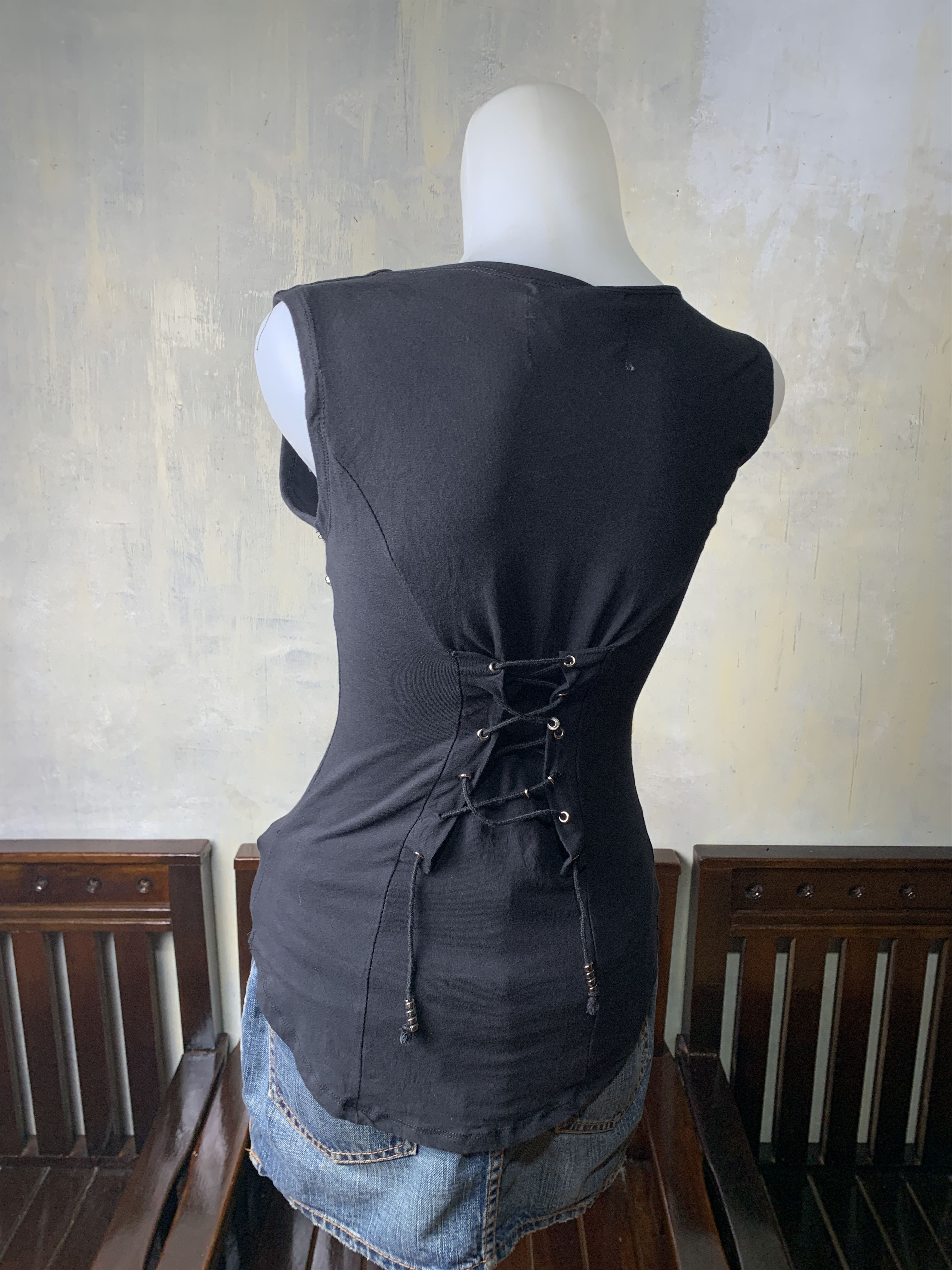 Japanese Brand B with U Black Lace Skull Studded Sleeveless Top (S) Size S / US 4 / IT 40 - 2 Thumbnail