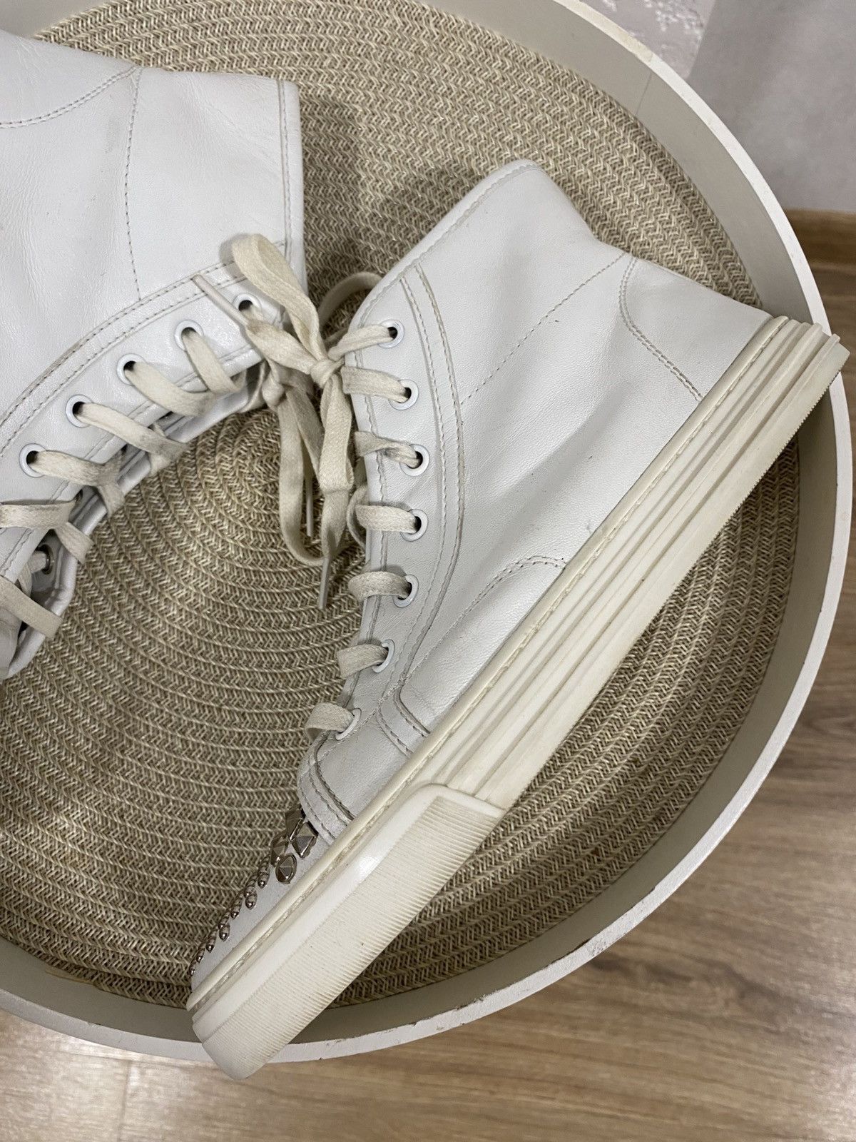 Gucci Gucci Metal Spikes White Leather Hi-top Sneakers Size: 37 Size US 7 / IT 37 - 7 Thumbnail