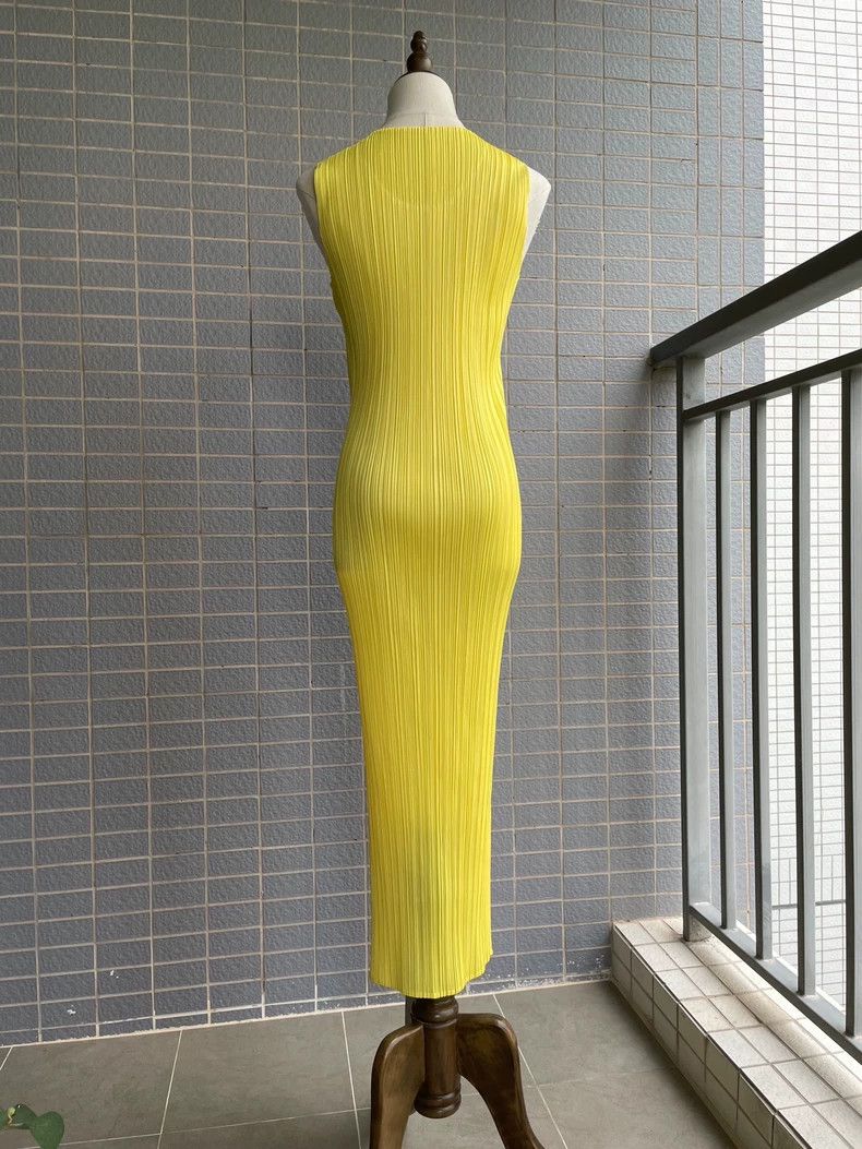 Issey Miyake Issey Miyake size:2 Yellow pleated pencil dress Size XS / US 0-2 / IT 36-38 - 3 Thumbnail