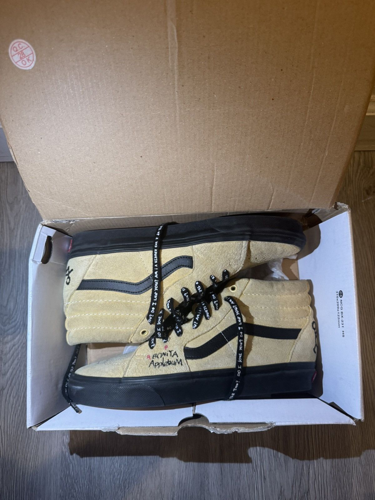 Vans Vans A Tribe Called Quest Hi 8.5 Size US 8.5 / EU 41-42 - 1 Thumbnail