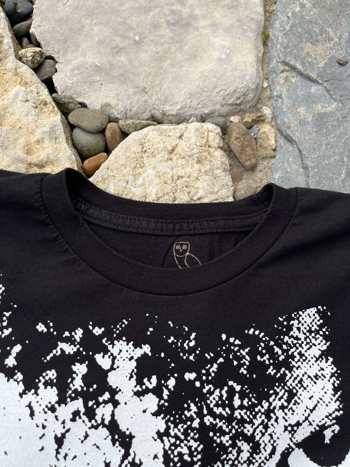 Drake × October's Very Own OVO Octobers Very Own owl 416 dreamcrew logo V tee t-shirt Size US M / EU 48-50 / 2 - 11 Thumbnail