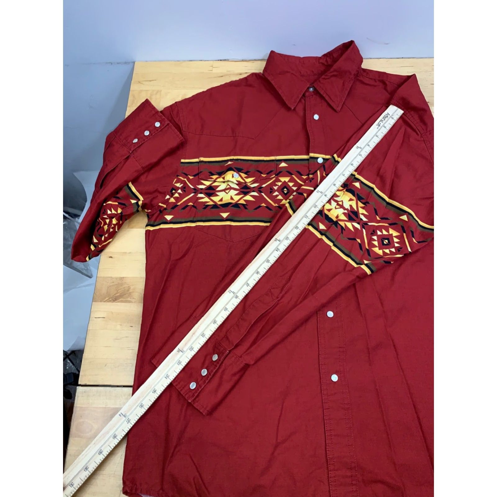 Wrangler VINTAGE Wrangler Rustler Pearl Snap Shirt Mens L Red Aztec Southwest 12677 Size US L / EU 52-54 / 3 - 5 Thumbnail
