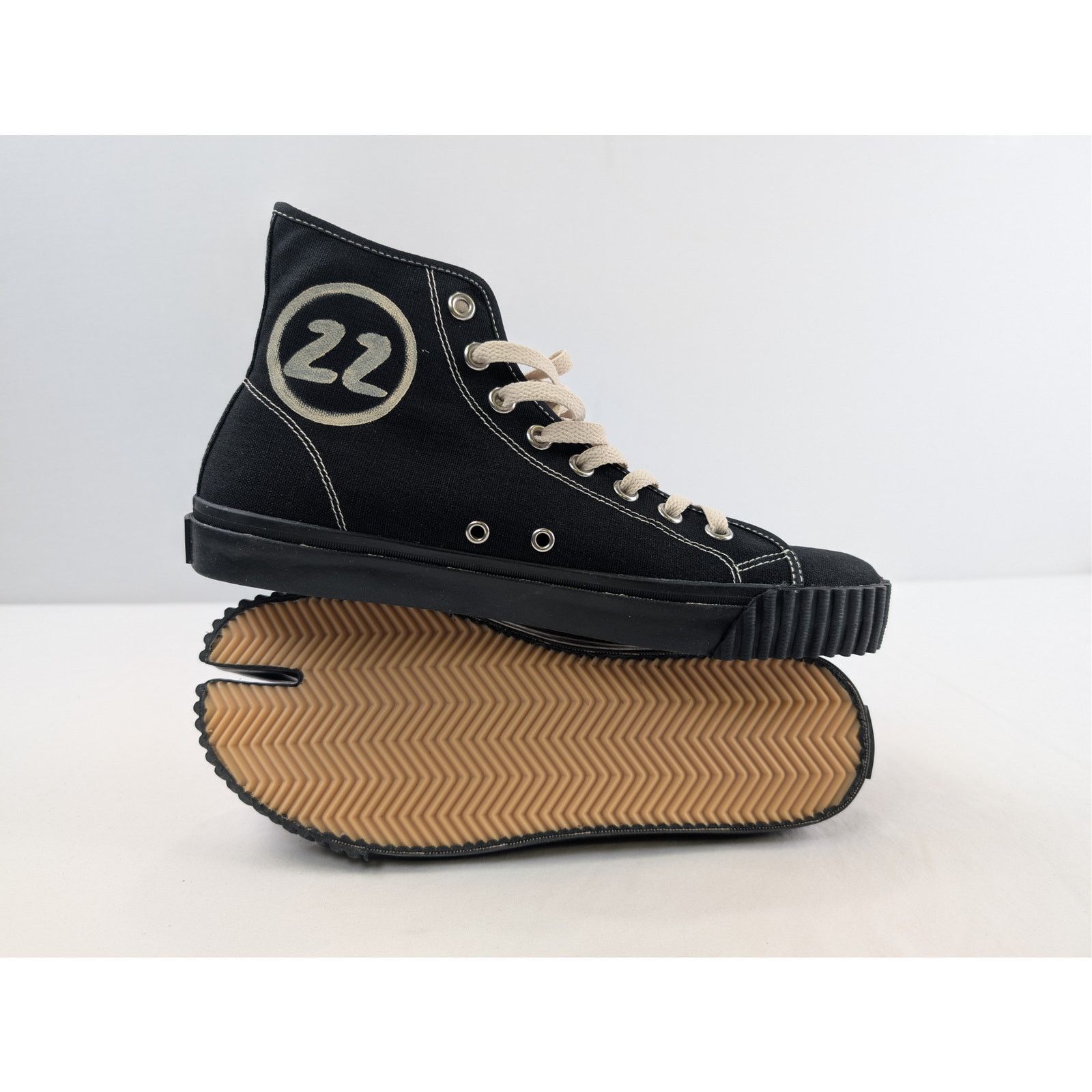 Maison Margiela o1rshd1 Q:2 / Tabi High Top Sneakers in Black/Beige Size US 10.5 / EU 43-44 - 12 Thumbnail