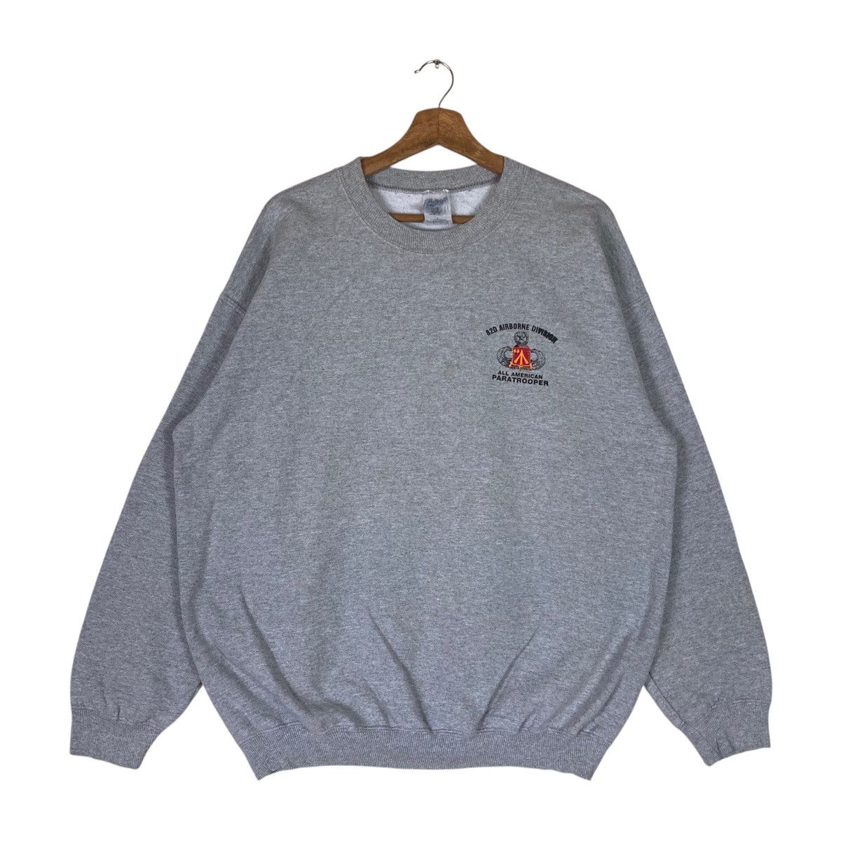 Gildan Vintage Gildan Para Trooper Pullover Jumper Sweatshirt Size US L / EU 52-54 / 3 - 1 Thumbnail