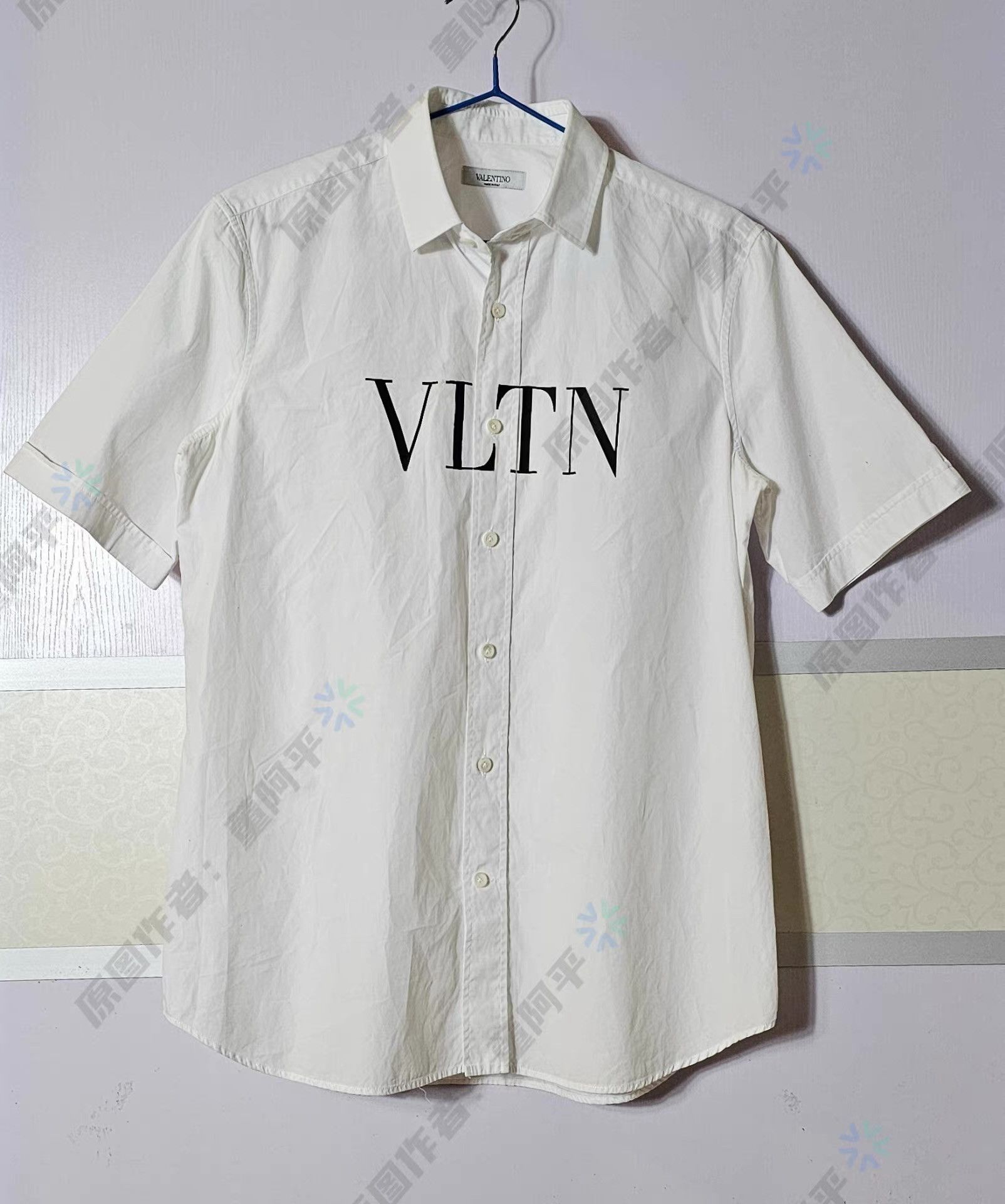 Valentino Valentino men's short-sleeve shirt, Q4 Size US M / EU 48-50 / 2 - 1 Thumbnail