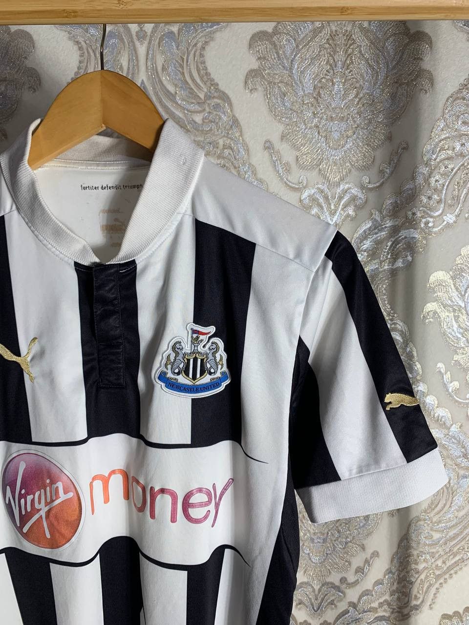 Vintage VERY RARE PUMA FC NEW CASTLE UNITED ENGLAND SOCCER JERSEY Size US S / EU 44-46 / 1 - 2 Thumbnail