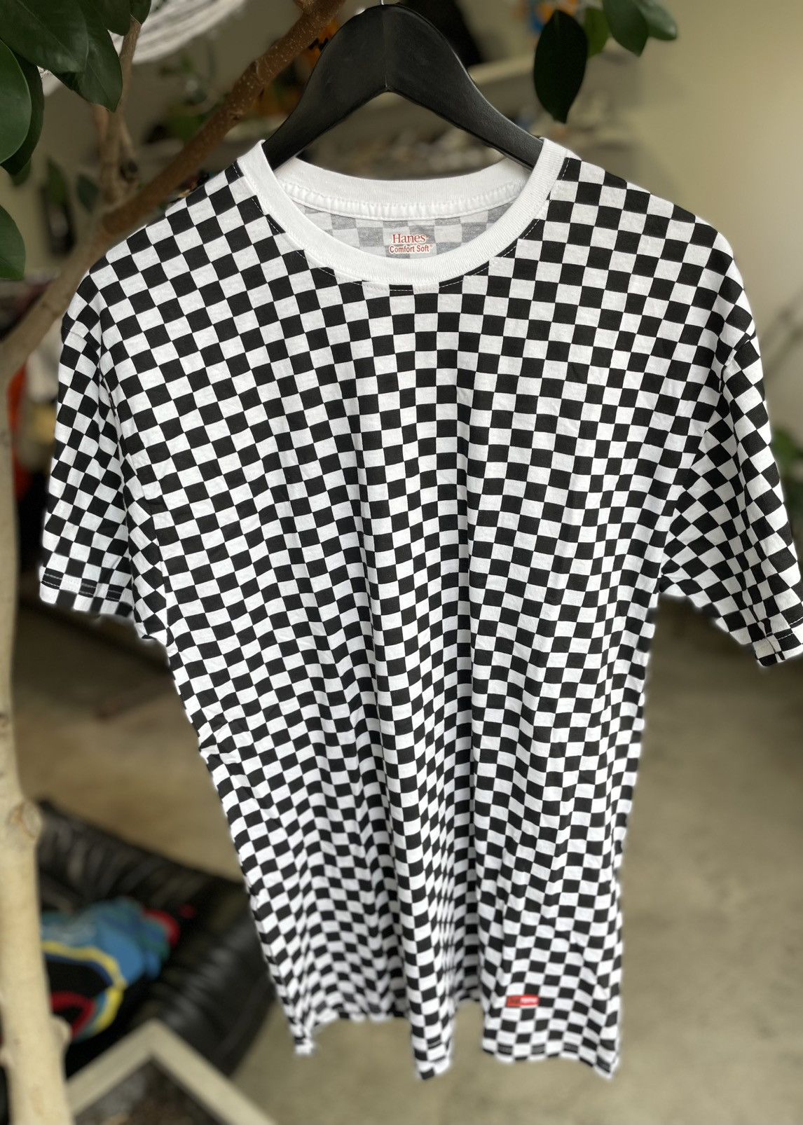 Supreme Supreme x Hanes Checkered Tag-less Tee Size US M / EU 48-50 / 2 - 2 Thumbnail