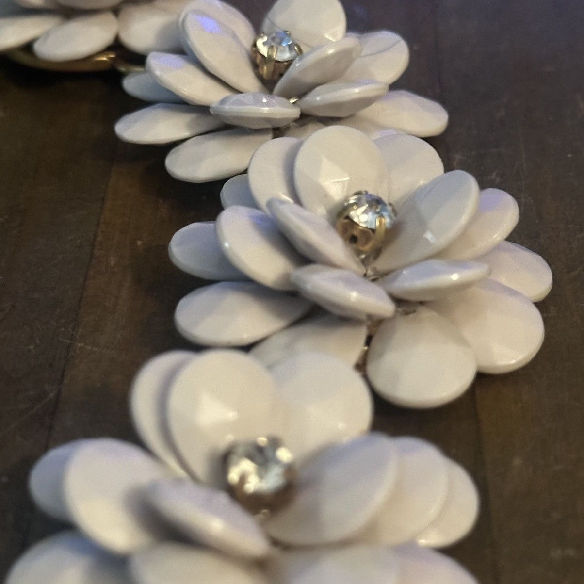 J.Crew J.Crew gold tone light gray flowers statement necklace Size ONE SIZE - 4 Thumbnail