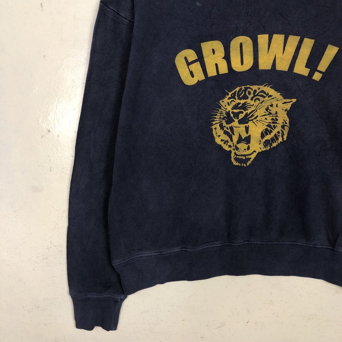 Japanese Brand 📌Cropped Sweatshirt Growl!! Big Logo Design Size US M / EU 48-50 / 2 - 6 Thumbnail