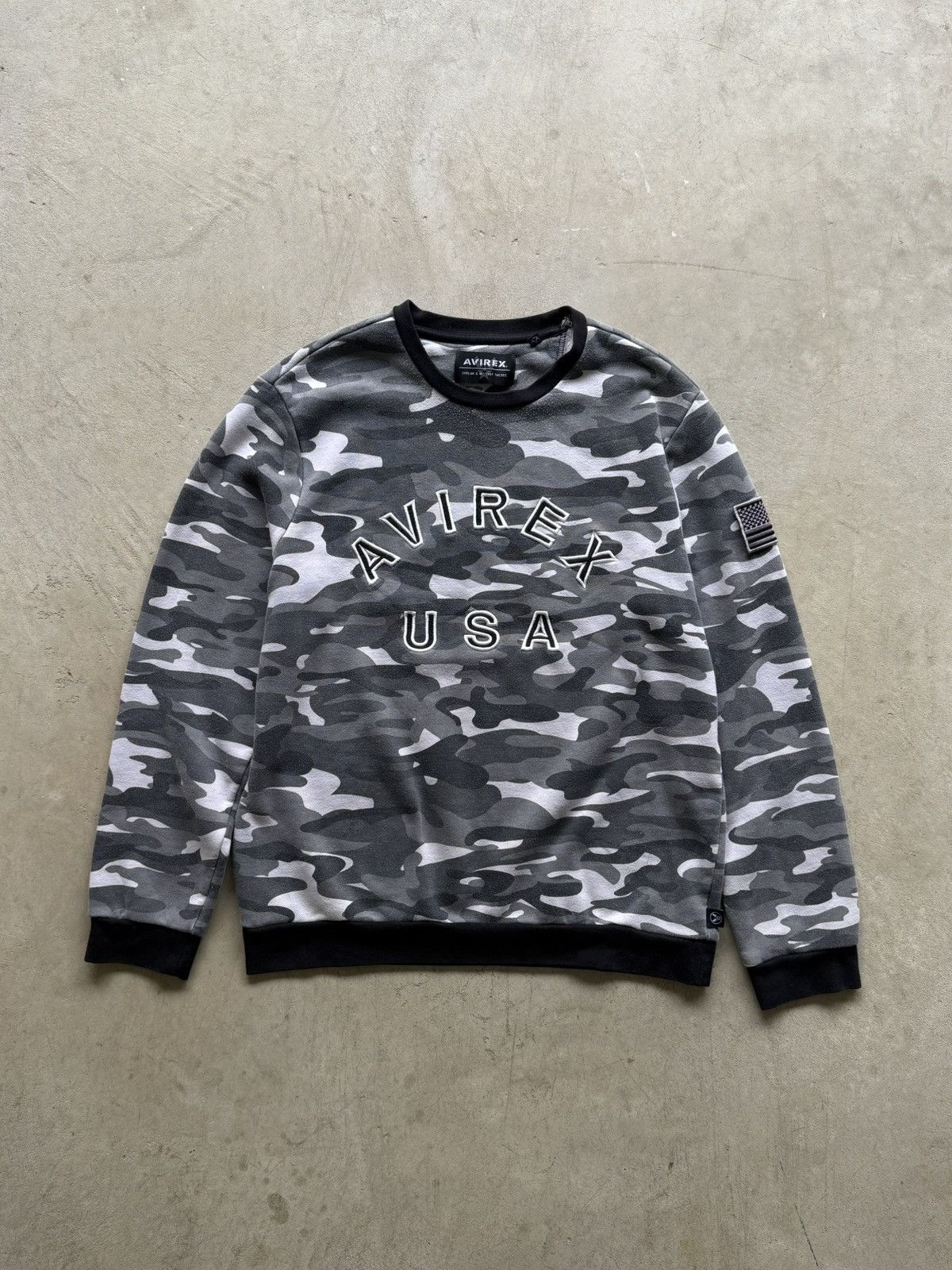 Avirex Avirex USA Black Camo Embroidered Crewneck Sweatshirt Size US L / EU 52-54 / 3 - 1 Thumbnail