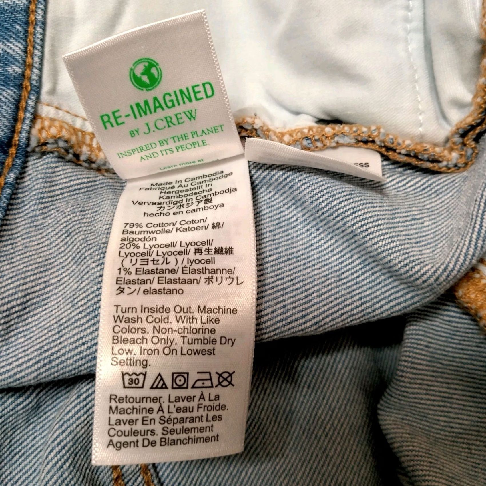 J.Crew J.CREW Essential Straight Leg Jeans 31 T Tall Light Wash Blue Denim Frayed Jeans 5-Pocket Design Womens Regular 31 Tall Frayed Distressed Denim Size 24" / US 00 / IT 34 - 5 Thumbnail