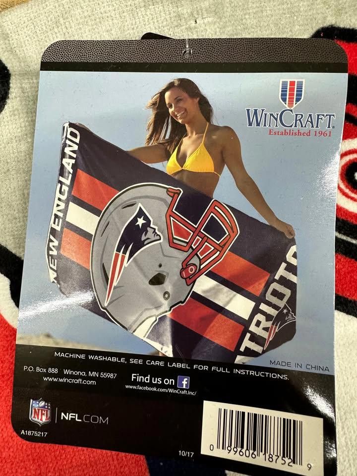 Designer New England Patriots Beach Towel Size ONE SIZE - 1 Thumbnail
