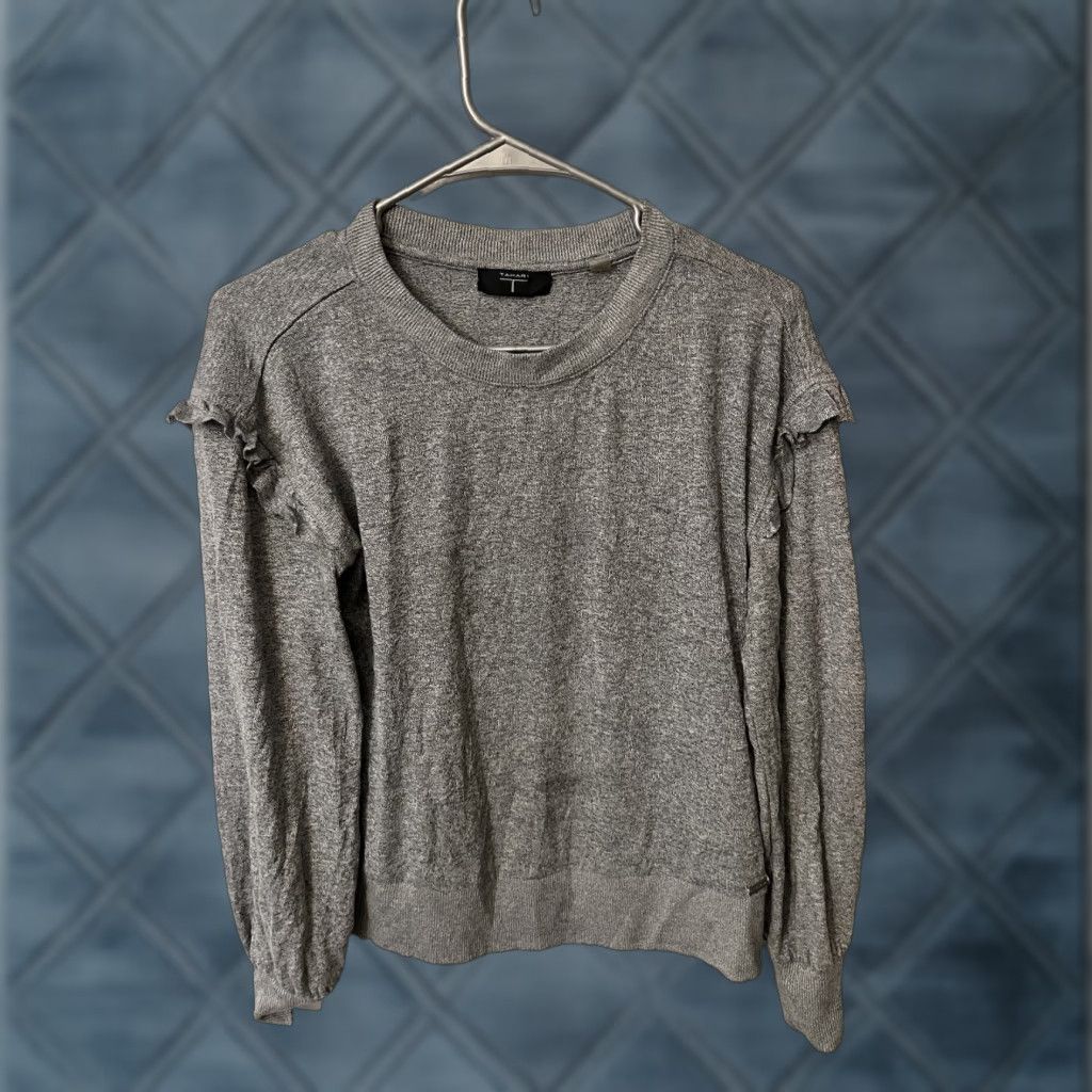 Vintage Tahari Gray Long Sleeve Ruffled Tight Knit Pullover Sweater Size S Size S / US 4 / IT 40 - 1 Thumbnail