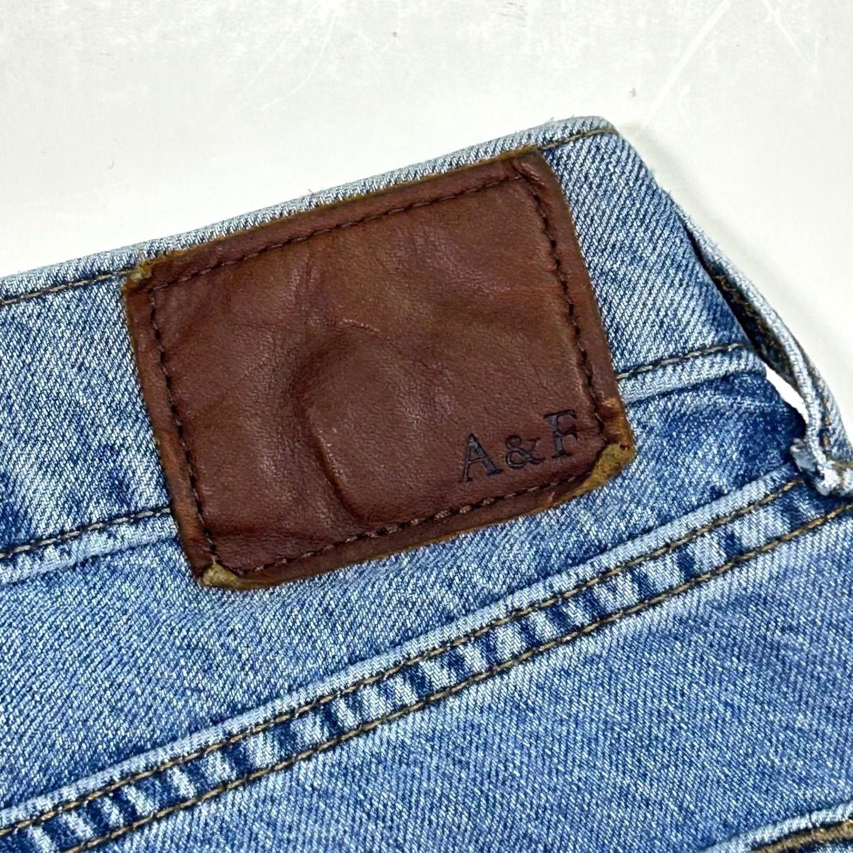 Abercrombie & Fitch - Removed redundant words ("Brand: Abercrombie & Fitch") Size US 32 / EU 48 - 6 Thumbnail