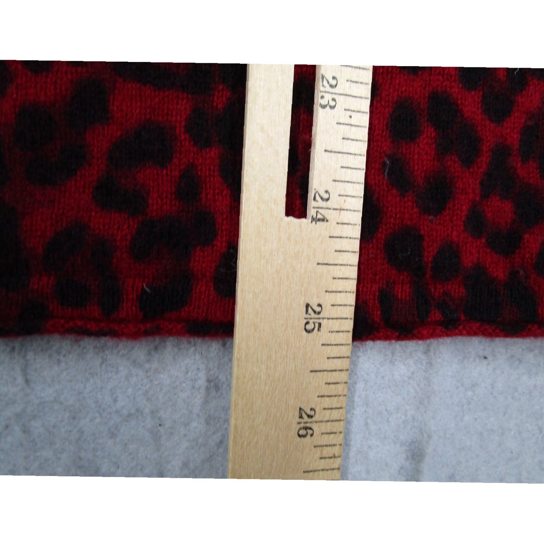 Neiman Marcus VINTAGE Neiman Marcus Sweater Womens Red Black Leopard Animal Print Crew Neck XS Slim Suede? Size XS / US 0-2 / IT 36-38 - 7 Thumbnail
