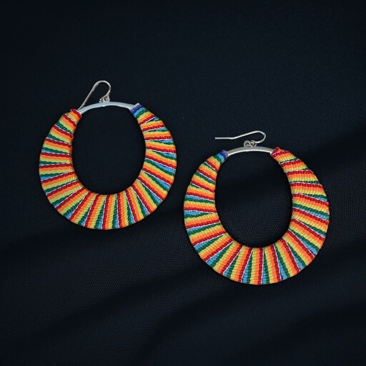 Other Bohemian rainbow woven hoop earrings Size ONE SIZE - 1 Thumbnail