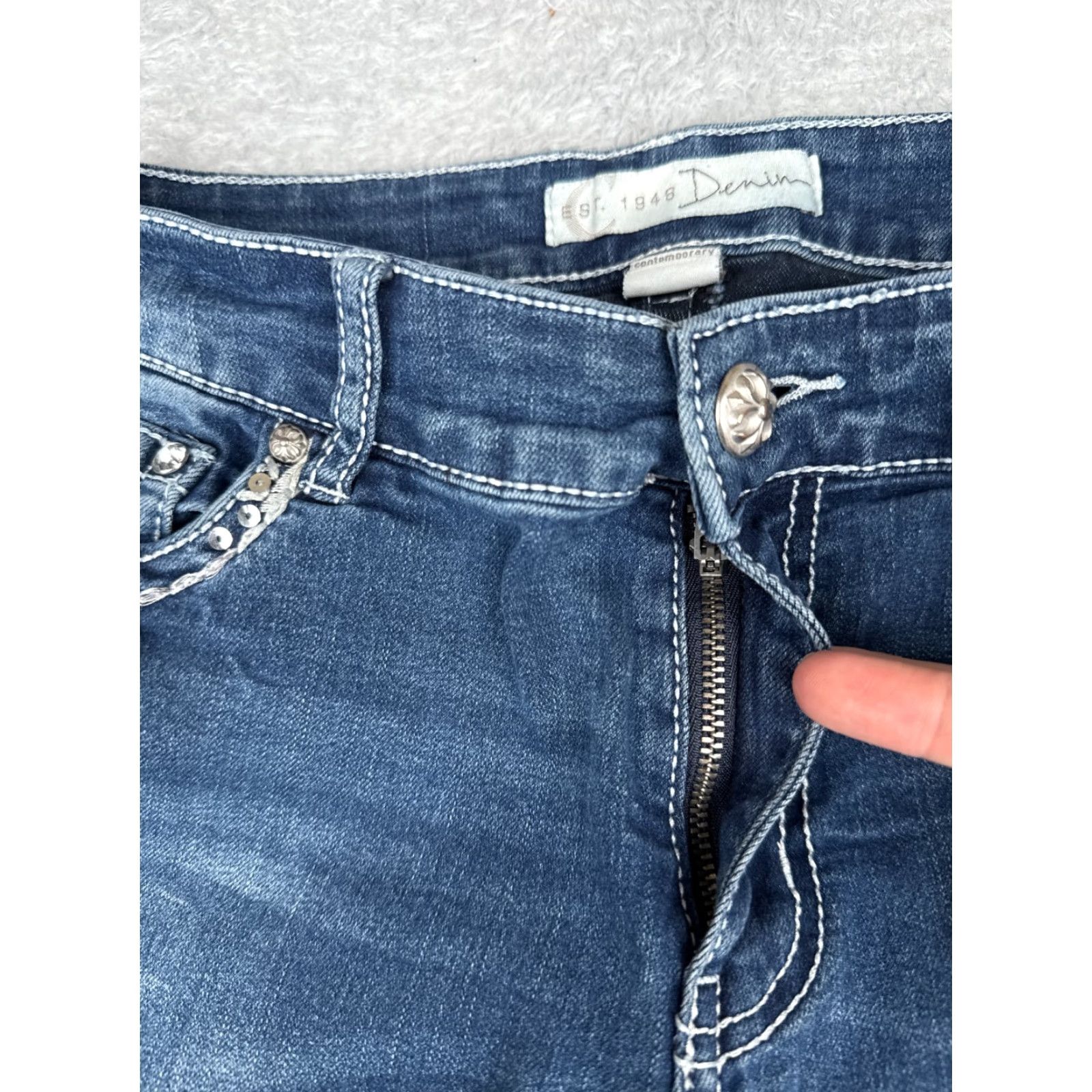 Vintage Cato Jeans Women 6 Blue Denim Bootcut 26x30 Regular Mid Rise 5-Pocket Distressed Stretch Jeans Size 28" / US 6 / IT 42 - 5 Thumbnail
