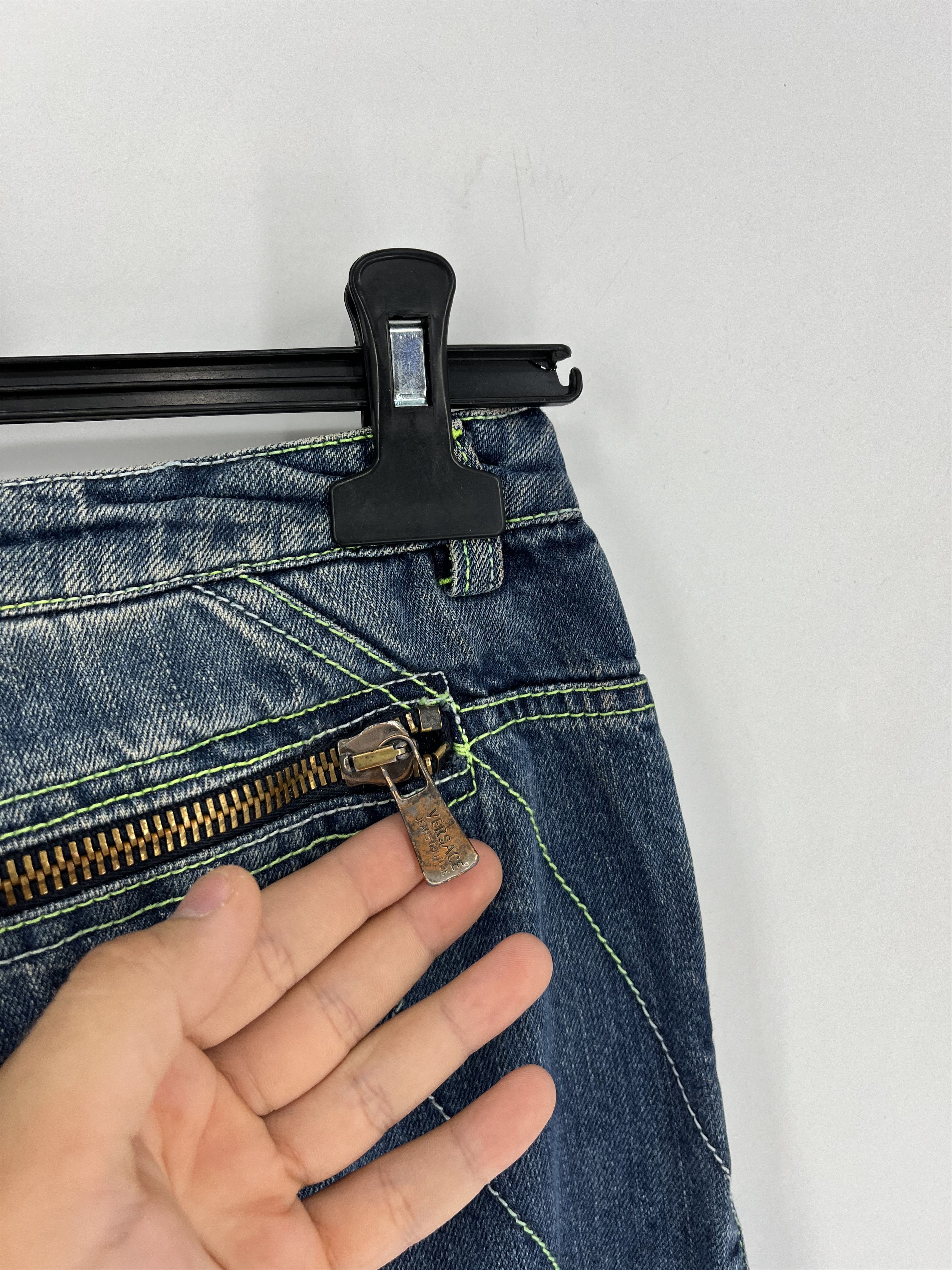 Versace × Versace Jeans Couture Vintage VERSACE JEANS COUTURE Line Low-Rise Y2k Denim Pants Size 26" / US 2 / IT 38 - 8 Thumbnail