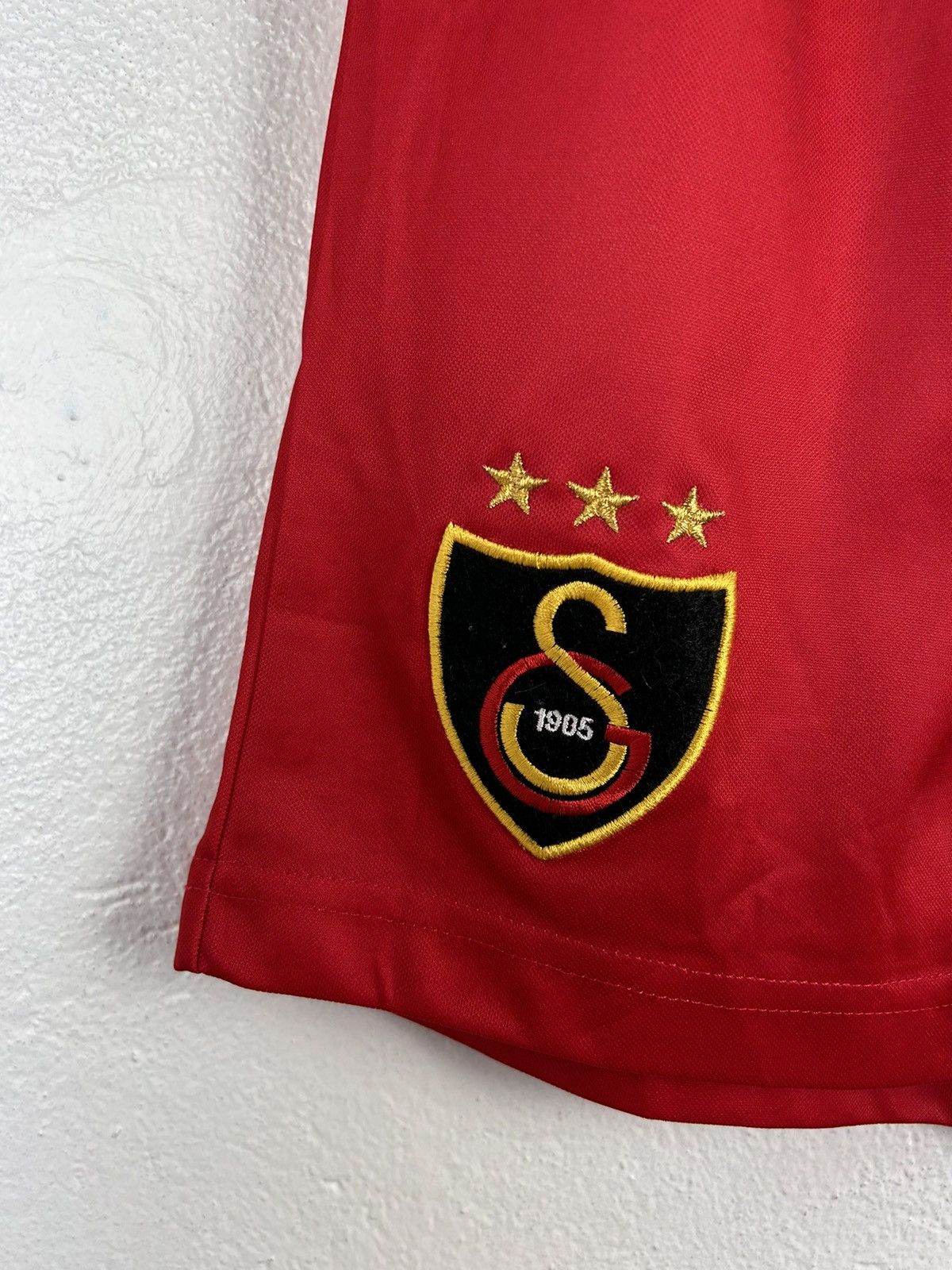 Umbro 00s Vintage Umbro Galatasaray Sportswear Soccer Kit Shorts Size US 28 / EU 44 - 3 Thumbnail