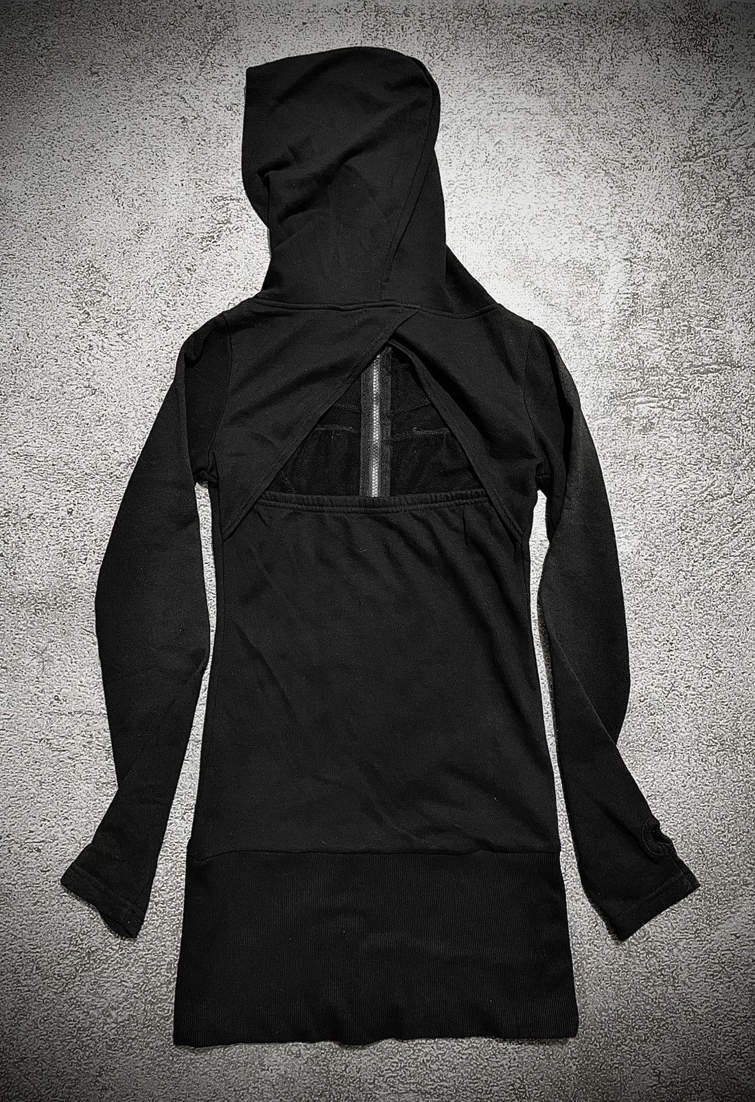 Japanese Brand Japanese Skinny Lip Traditional Gothic Zip Hoodie Size S / US 4 / IT 40 - 1 Thumbnail