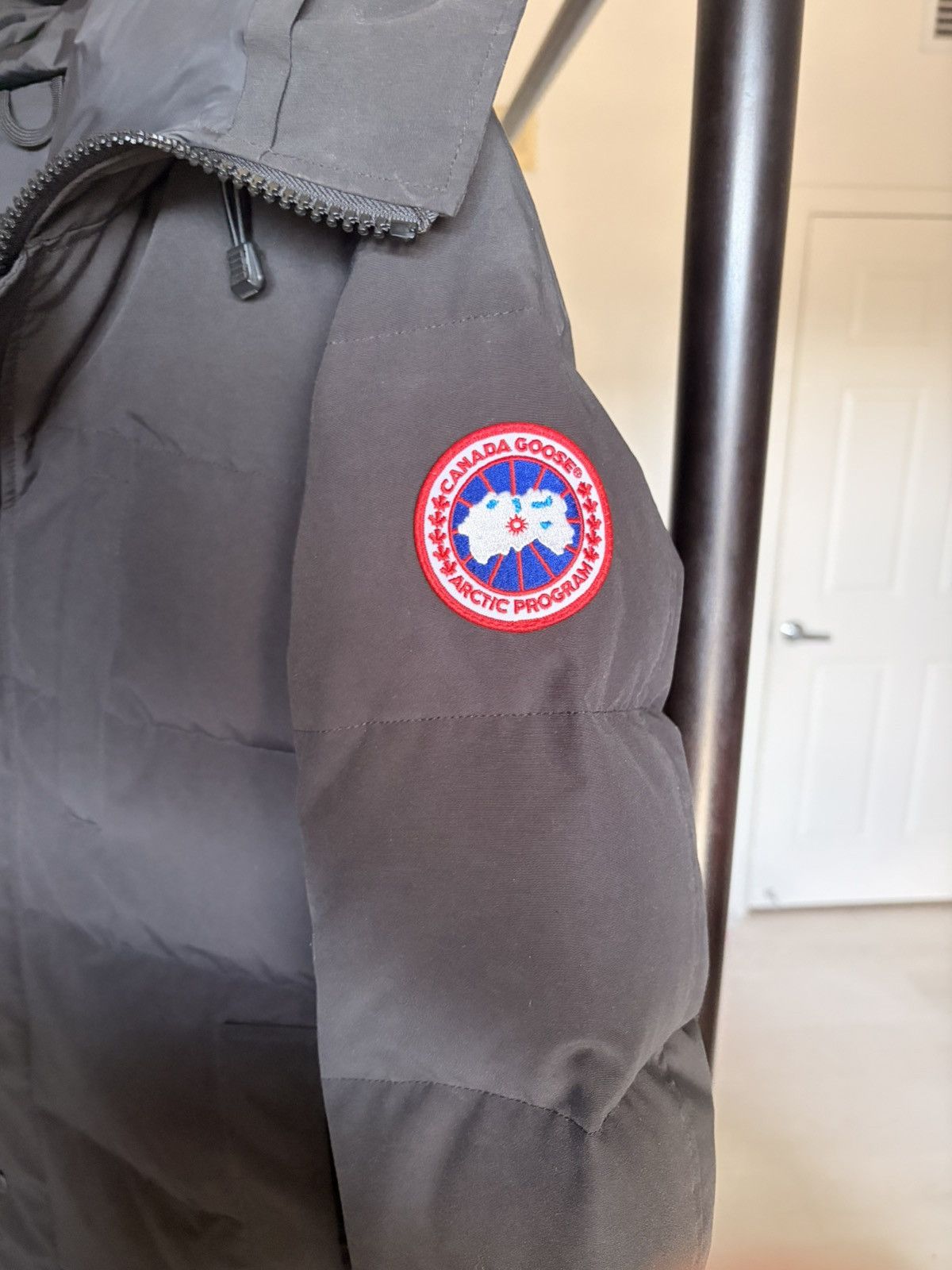 Canada Goose Only worn a few times Size US S / EU 44-46 / 1 - 3 Thumbnail