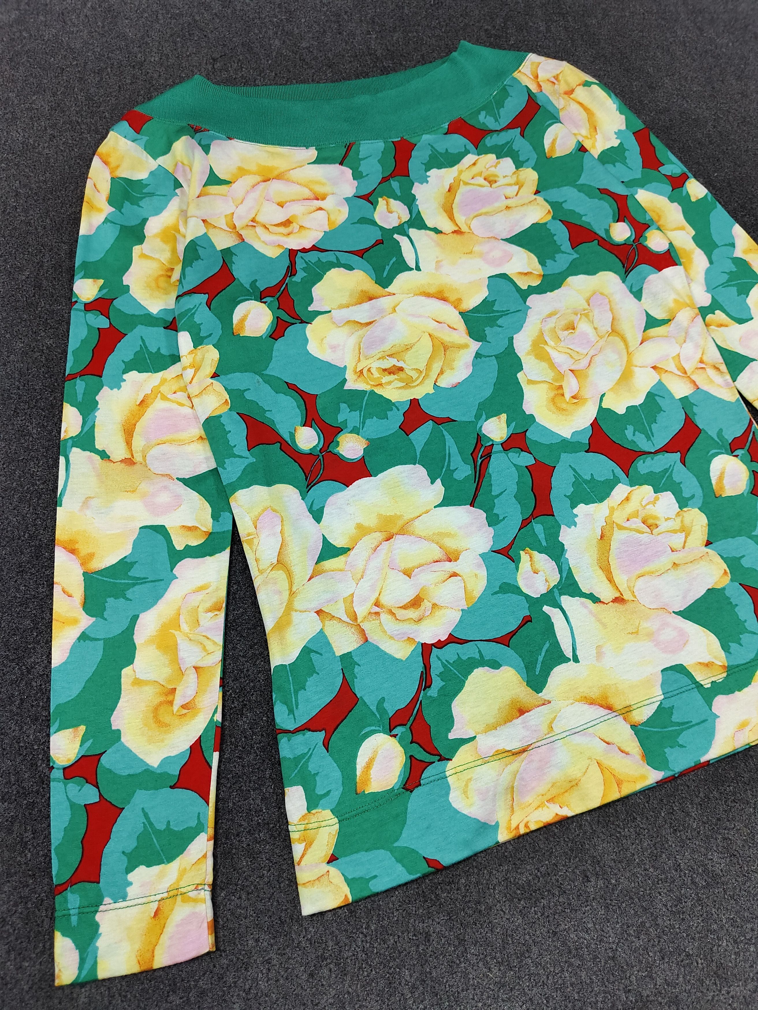 Gucci 80s Gucci- Archive Floral Rose Print Wide Round Neckline Top Size M / US 6-8 / IT 42-44 - 4 Thumbnail