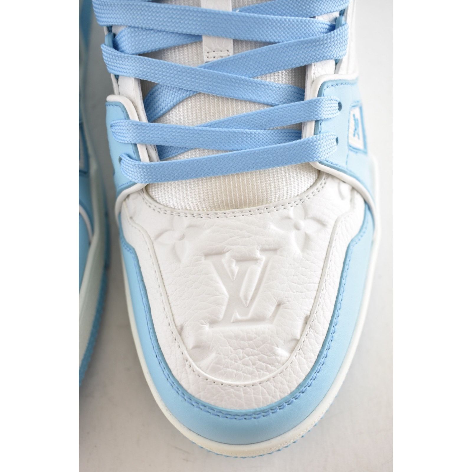 Louis Vuitton Louis Vuitton Sky Blue Empreinte White Leather Low Trainer Size US 10 / EU 43 - 11 Thumbnail