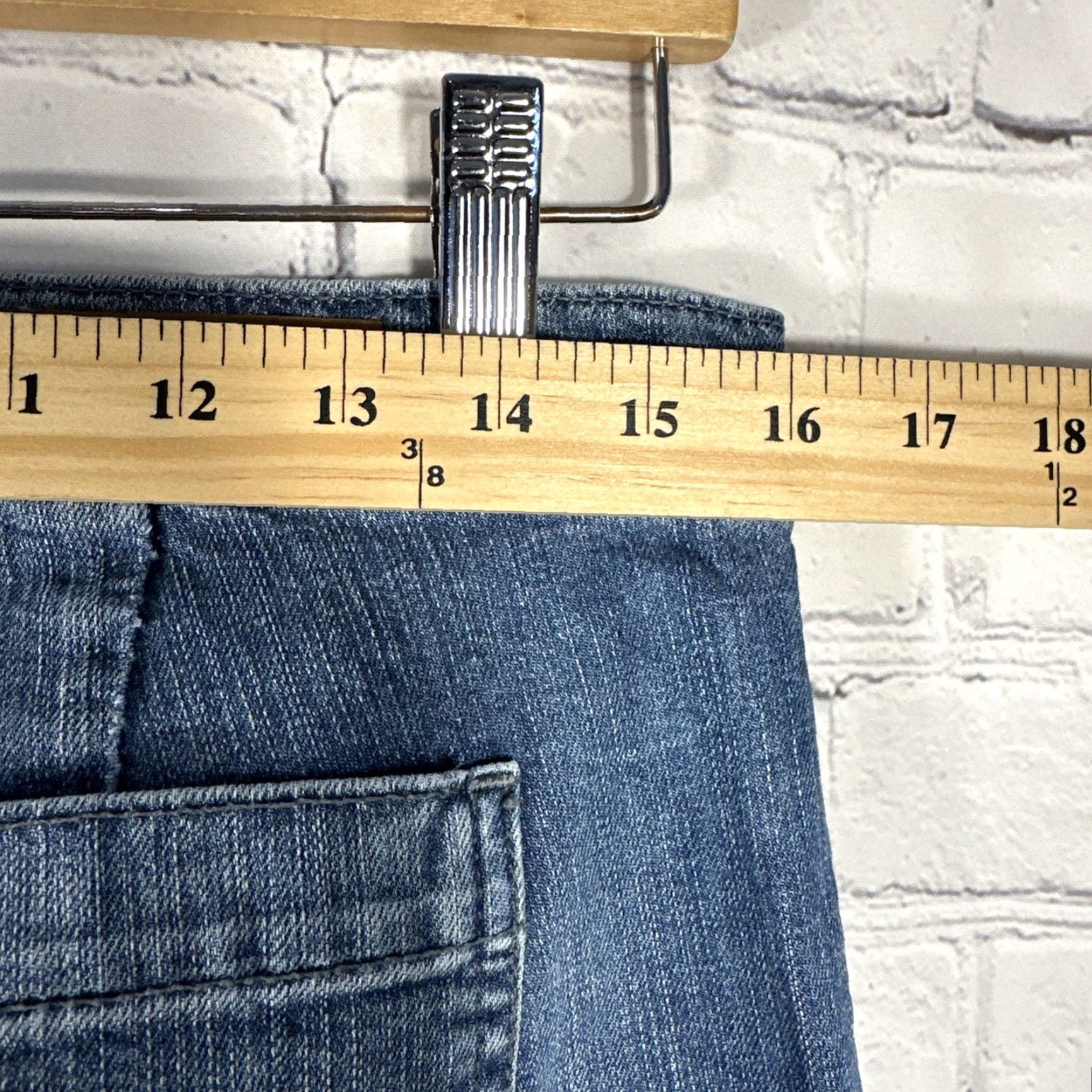 Lucky Brand VINTAGE Lucky Brand Jeans Dungarees Concert Wide Leg Womens 8/29 Blue Denim 30in Waist USA Medium Wash Size 30" / US 8 / IT 44 - 7 Thumbnail