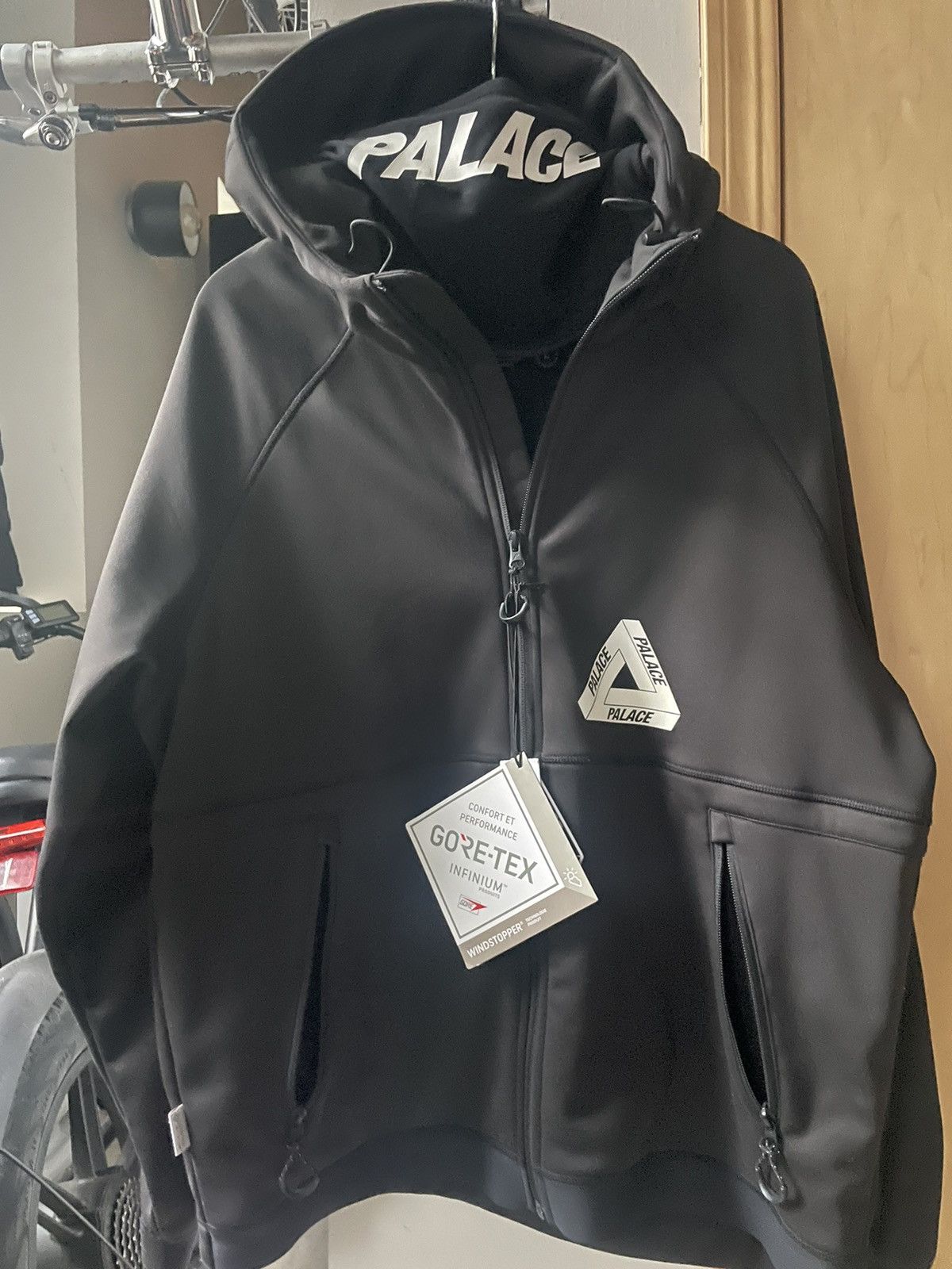 PALACE ZIP OFF GILET JACKET ナイロンジャケット　黒 PALACE ZIP OFF GILET JACKET purple