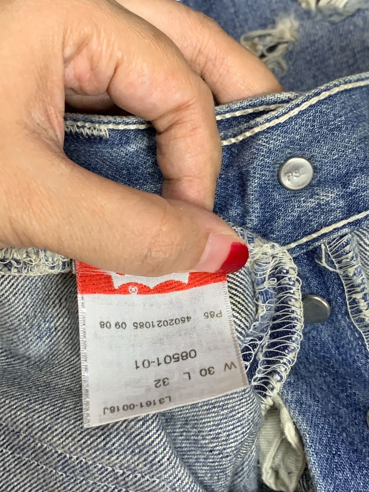 Levi's Vintage 90s Levis 501 Distressed Patched Loose Jeans Size US 31 - 10 Thumbnail