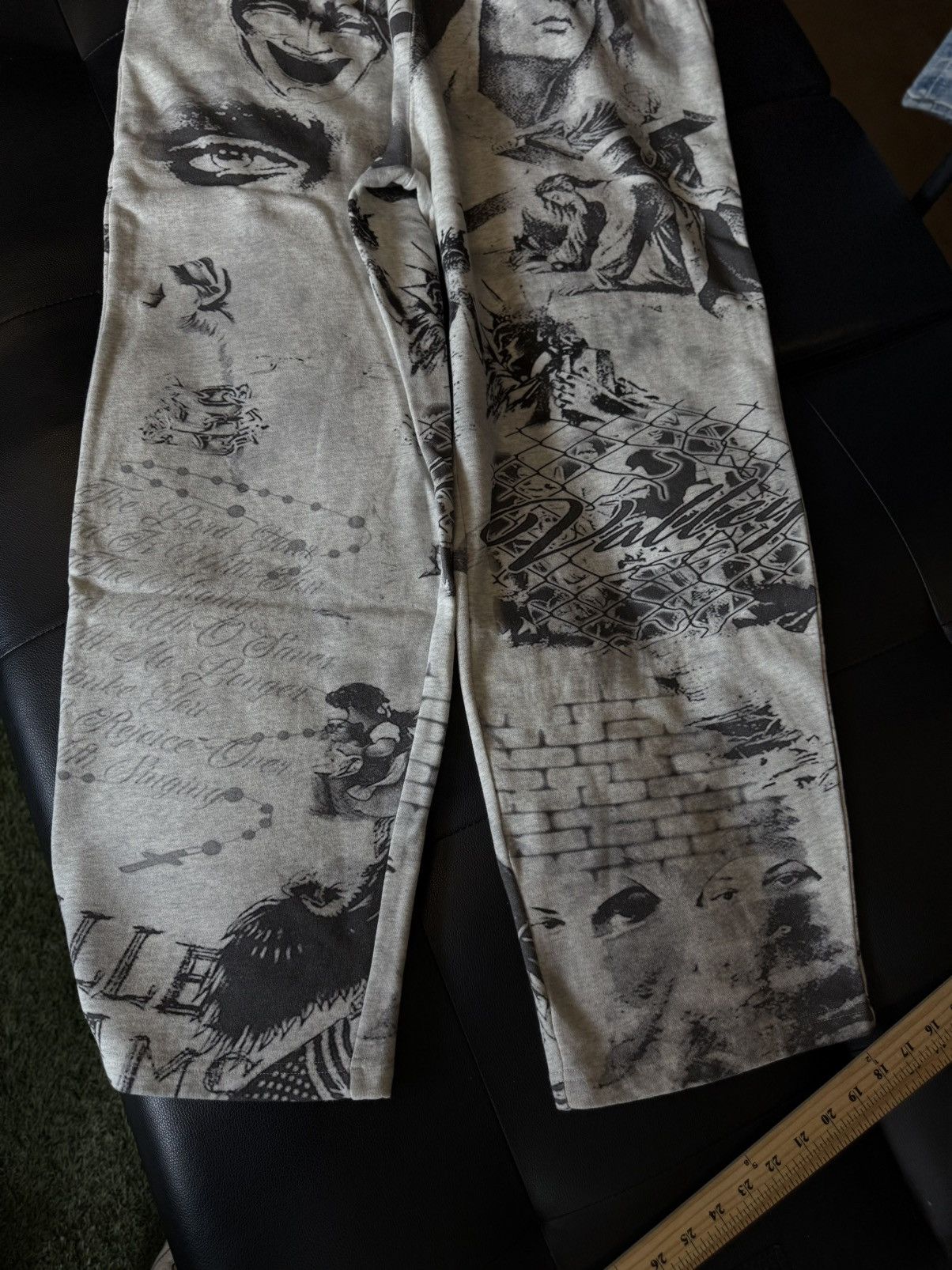 Vale Vale Valley Mural Sweatpants Size Large (NEW) Size US 33 - 2 Thumbnail