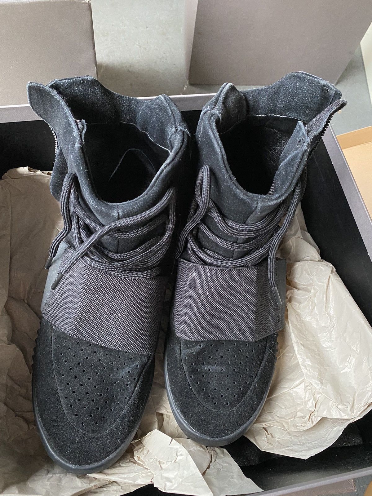 Adidas Yeezy Boost 750 Black wore twice Size US 9 / EU 42 - 3 Thumbnail