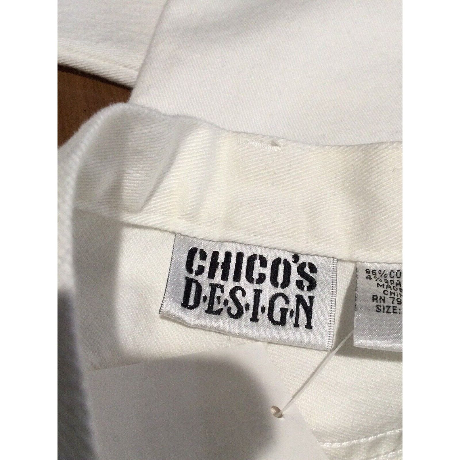 Chicos Chicos Design White Denim Button Front Jeans 3/XL/16 NWT Size 38" / US 16 / IT 52 - 8 Thumbnail