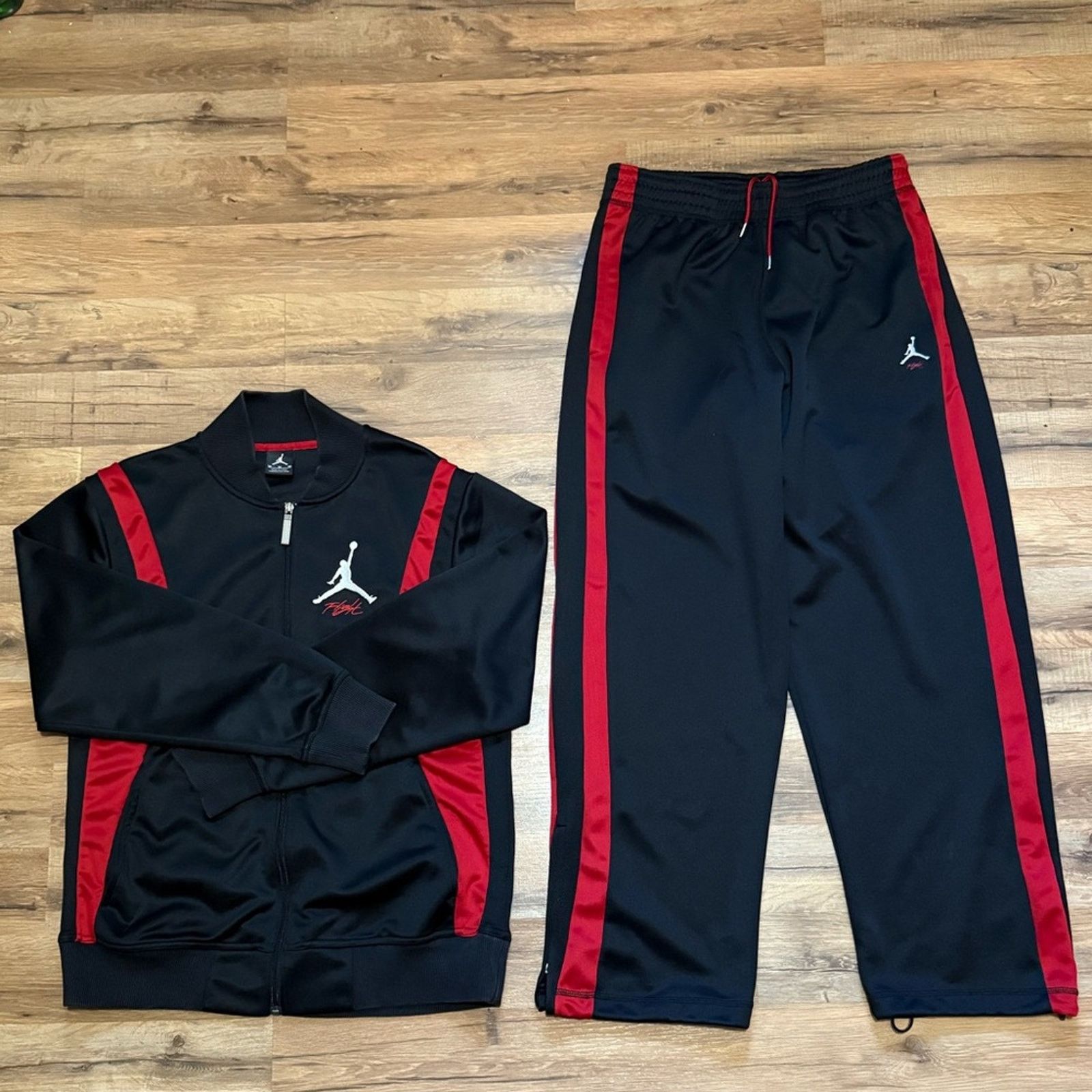Jordan Brand Y2K Air Jordan Flight Zip Up Bred Matching Set Sweatsuit Size US M / EU 48-50 / 2 - 1 Thumbnail