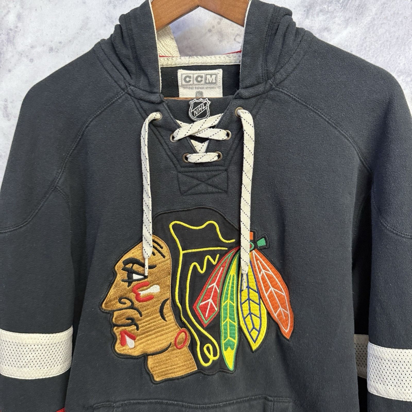NHL Chicago Blackhawks CCM Hoodie Sweatshirt Mens Black Size US M / EU 48-50 / 2 - 3 Thumbnail
