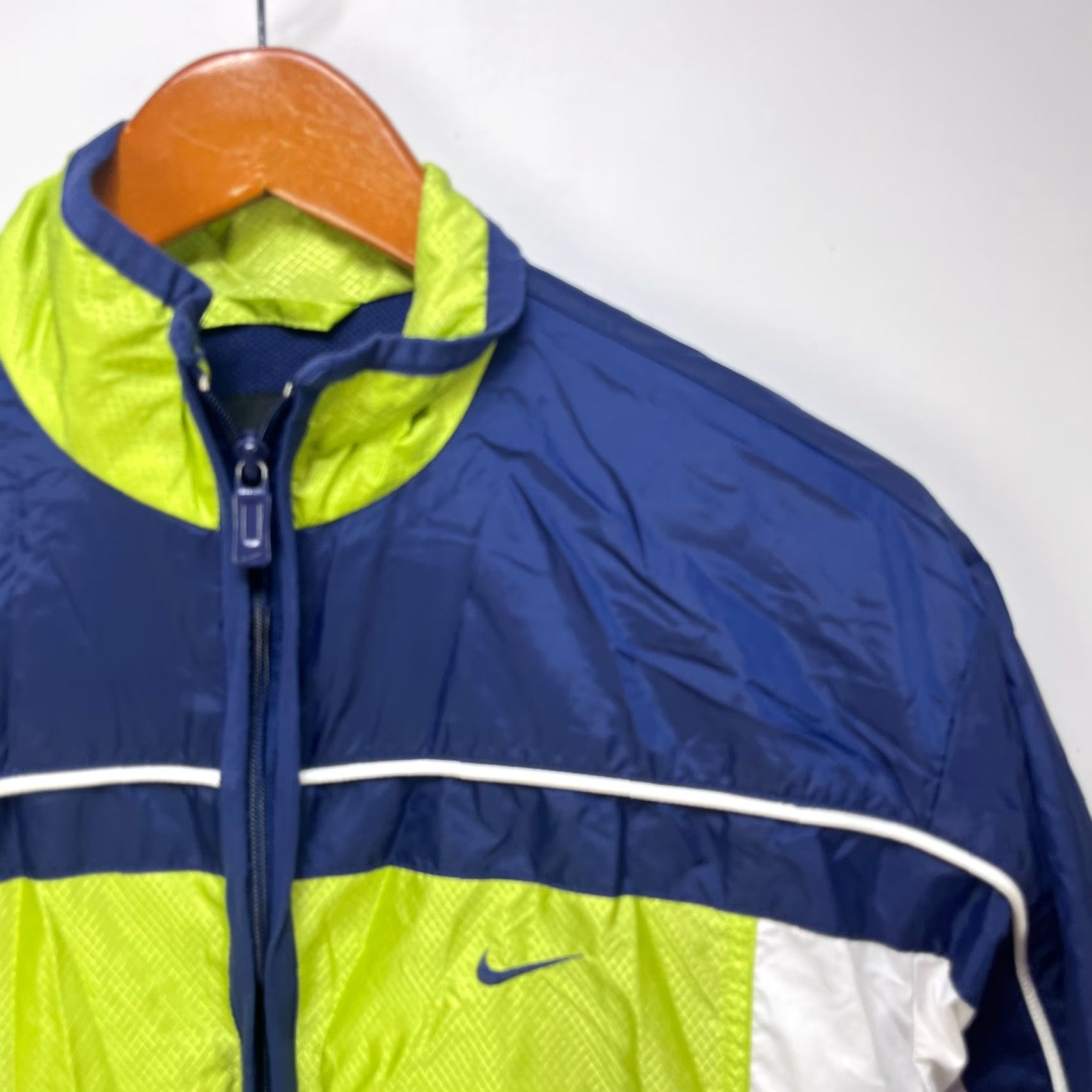 Nike VINTAGE Nike Windbreaker Jacket Womens S Green 90s Hooded Full Zip Regular Size S / US 4 / IT 40 - 3 Thumbnail