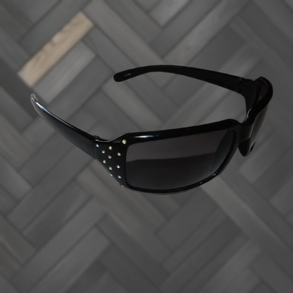Liz Claiborne Liz Claiborne Women's Sunglasses Black Fashion 2000s Size ONE SIZE - 1 Thumbnail